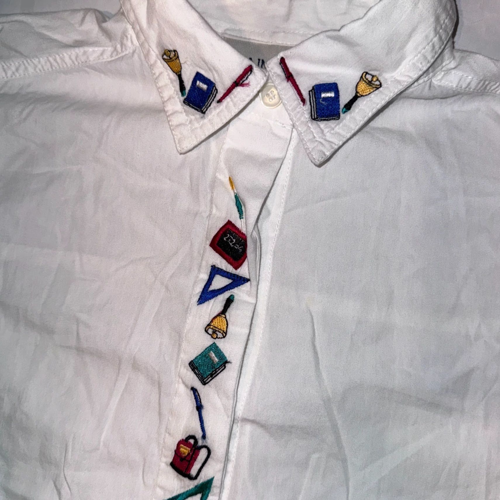 Vintage VINTAGE Donnkenny Shirt Women Small White Solid Long Sleeve Button-Up Shirt with Shoulder Pads for Business Casual Travel Size S / US 4 / IT 40 - 2 Thumbnail