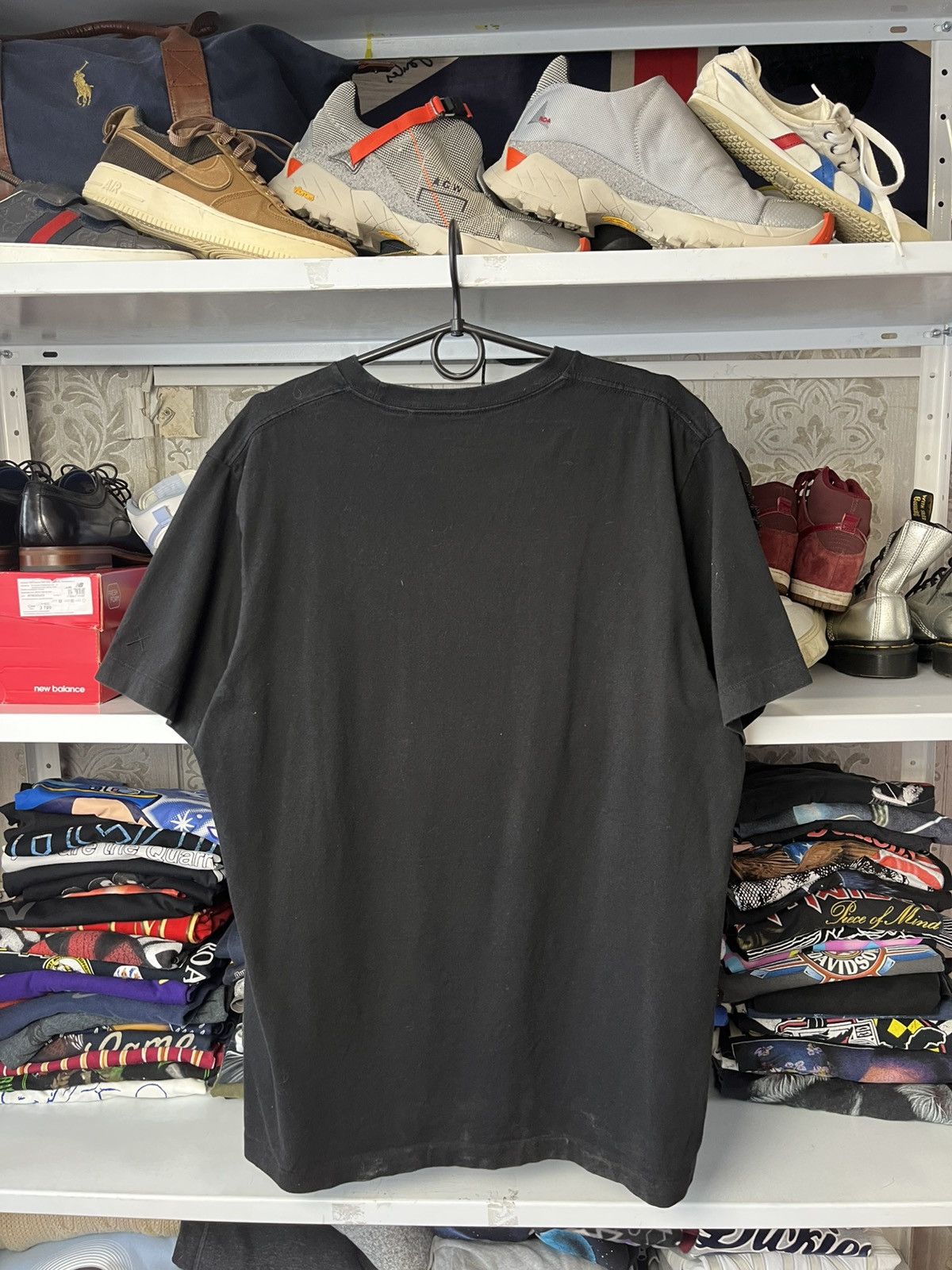 Japanese Brand Uniqlo x kaws grafitti spellout T shirt USA Size US L / EU 52-54 / 3 - 3 Thumbnail