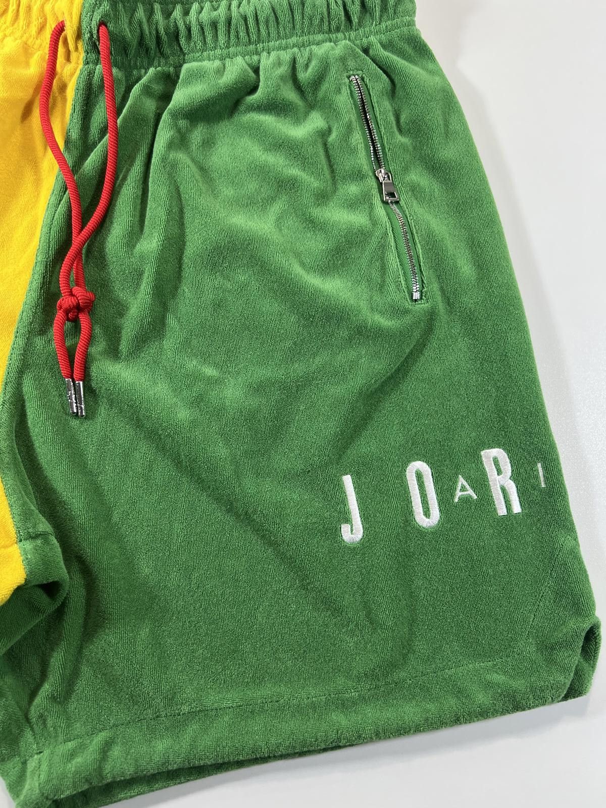 Jordan Brand Jordan Two-Tone Yellow and Green Shorts L Size US 34 / EU 50 - 2 Thumbnail