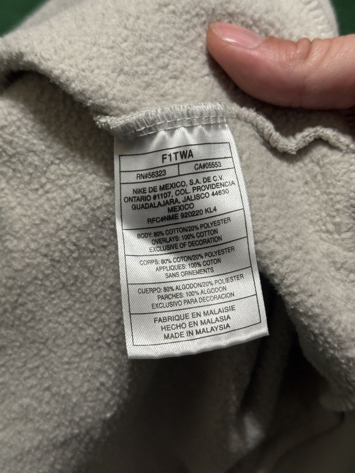 Nike Vintage Y2K Nike Gray Tag Spellout XXL Crewneck Sweatshirt Size US XXL / EU 58 / 5 - 8 Thumbnail