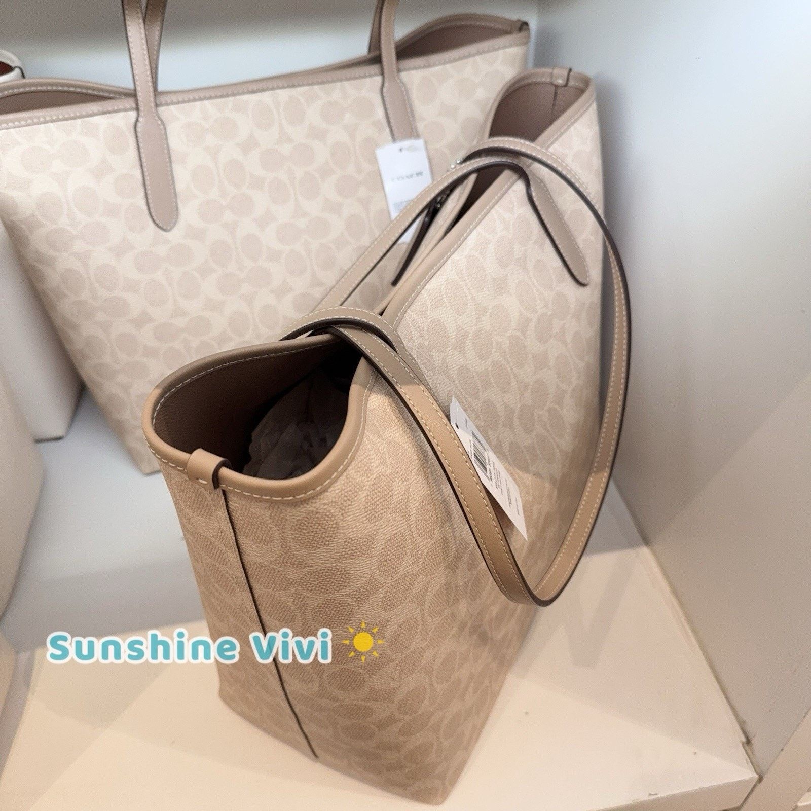 Coach NWT Coach City Tote Bag Signature Canvas CV976 Sand/Taupe Size ONE SIZE - 8 Thumbnail