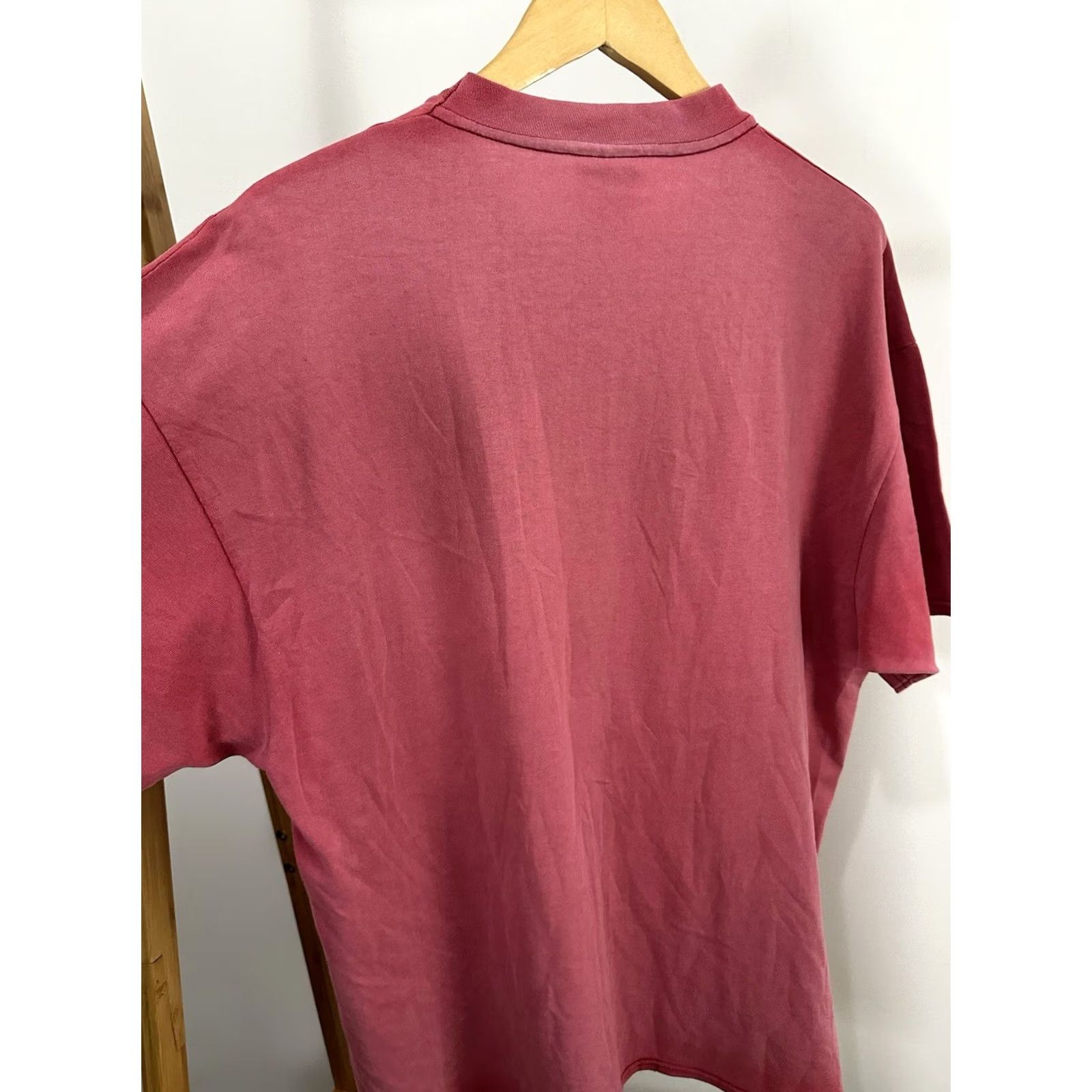 Hanes VINTAGE WIP Cotton T-Shirt Size L Red Gradient Sun Faded Worn Pocket Front Work Mens Size US L / EU 52-54 / 3 - 5 Thumbnail