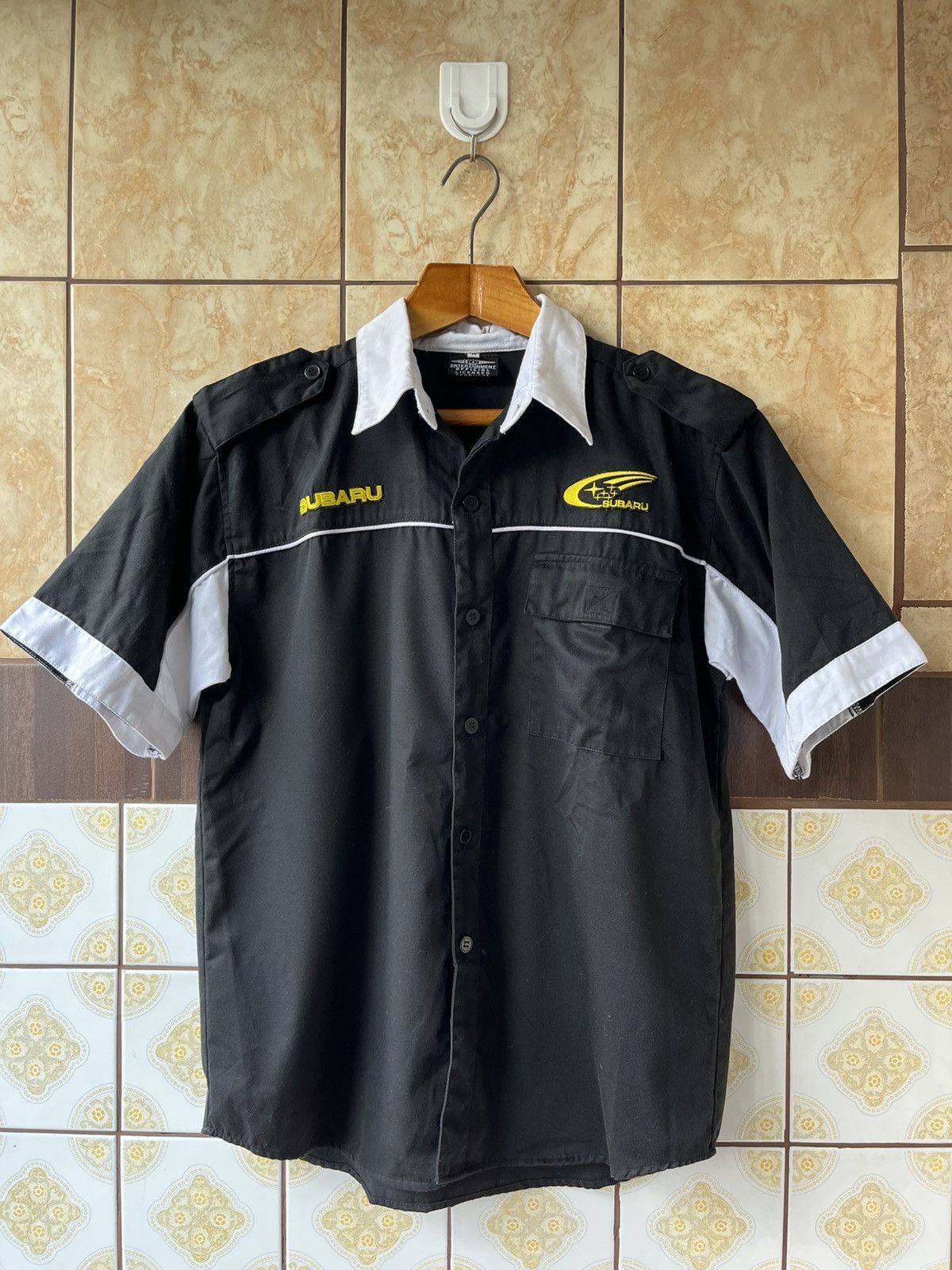 Formula 1 Subaru vintage rally racing up button shirt Size US M / EU 48-50 / 2 - 2 Thumbnail