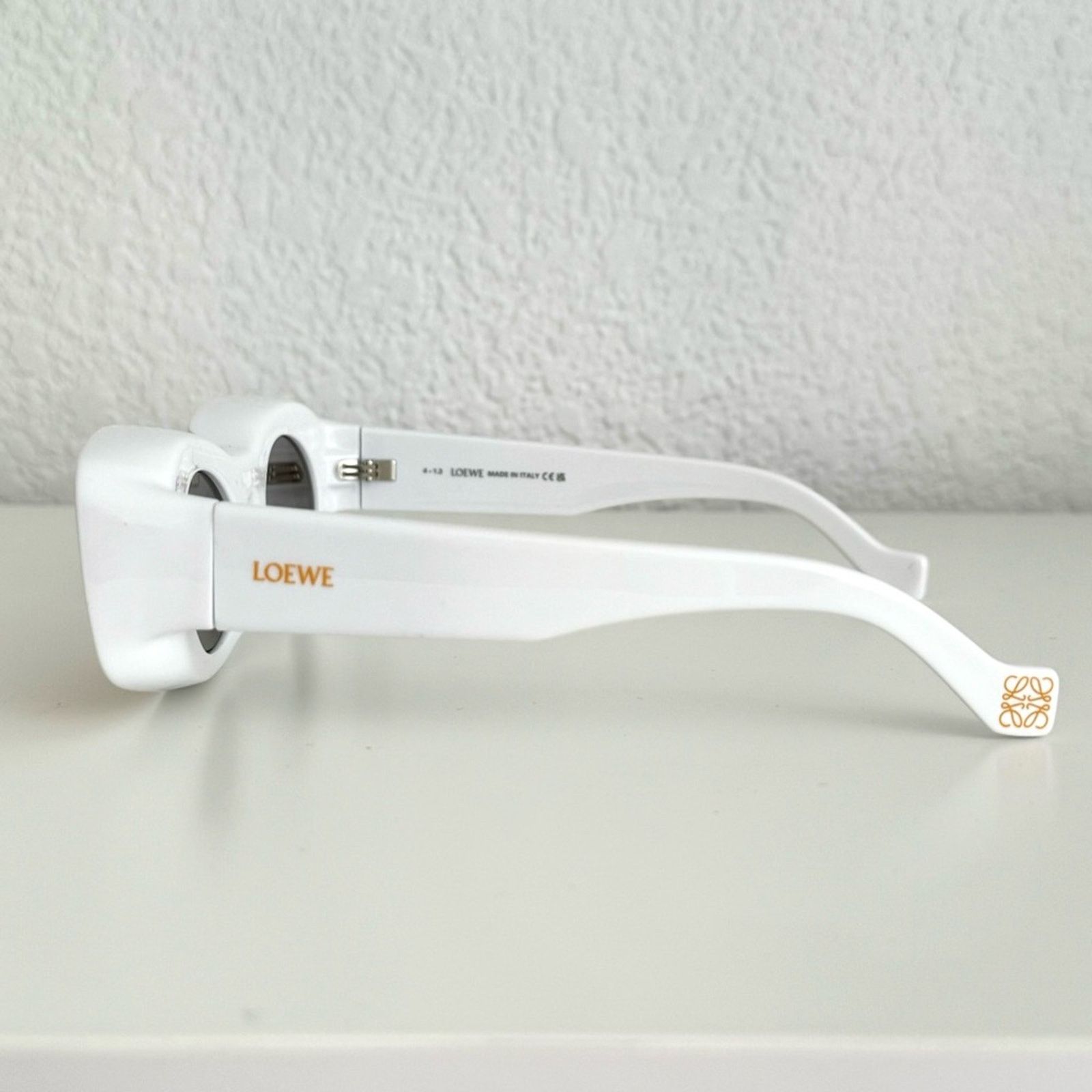 Loewe New! Loewe Sunglasses, LW40033I 39E, Authentic Size ONE SIZE - 8 Thumbnail