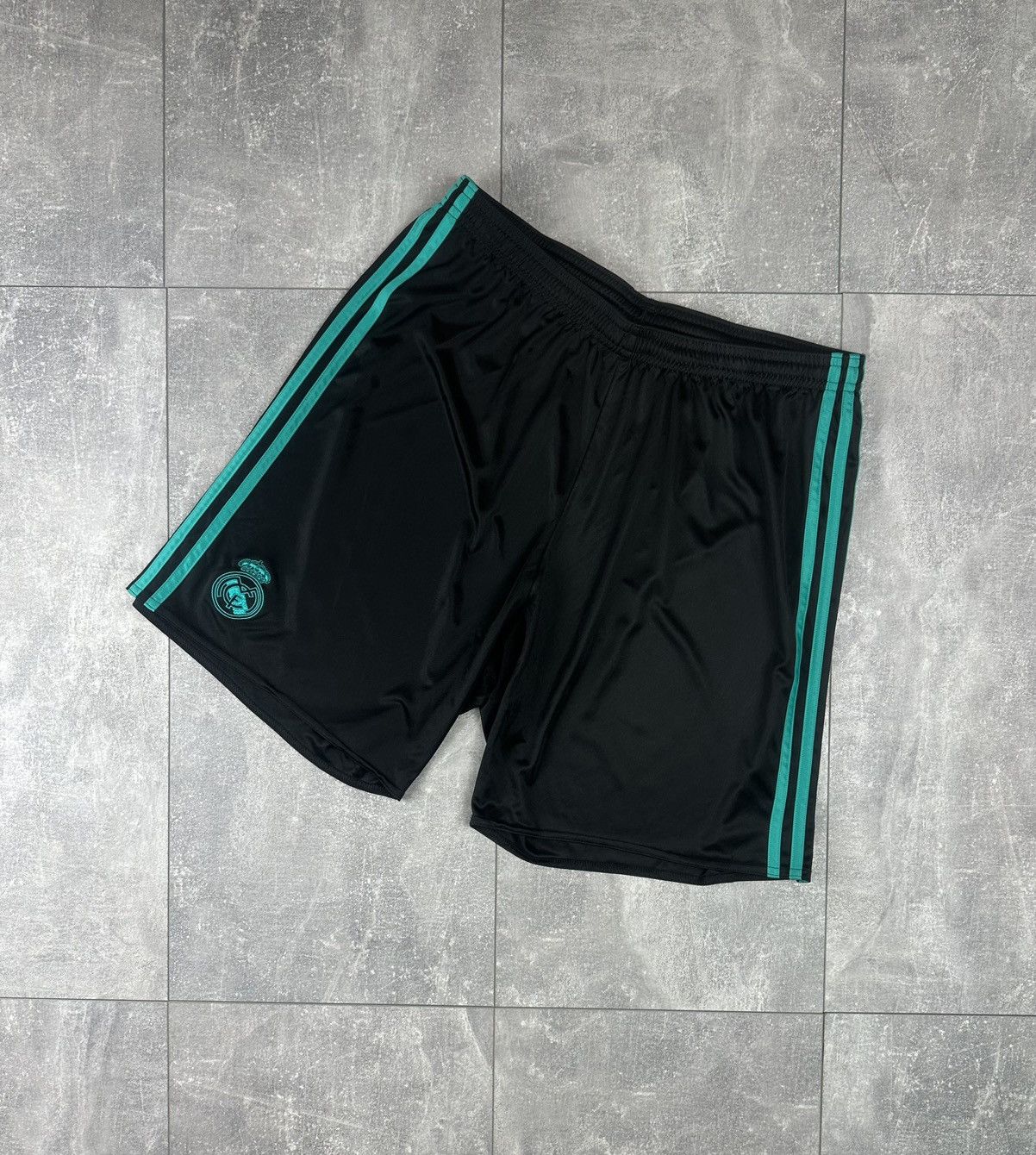 Adidas Adidas Real Madrid 2017/18 Soccer Football Short Size US 34 / EU 50 - 1 Thumbnail