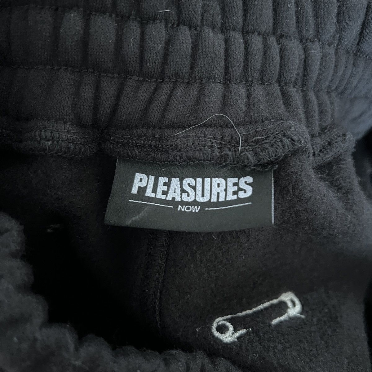 Designer × Pleasures Pleasures Sweatpants Size US 31 - 7 Thumbnail