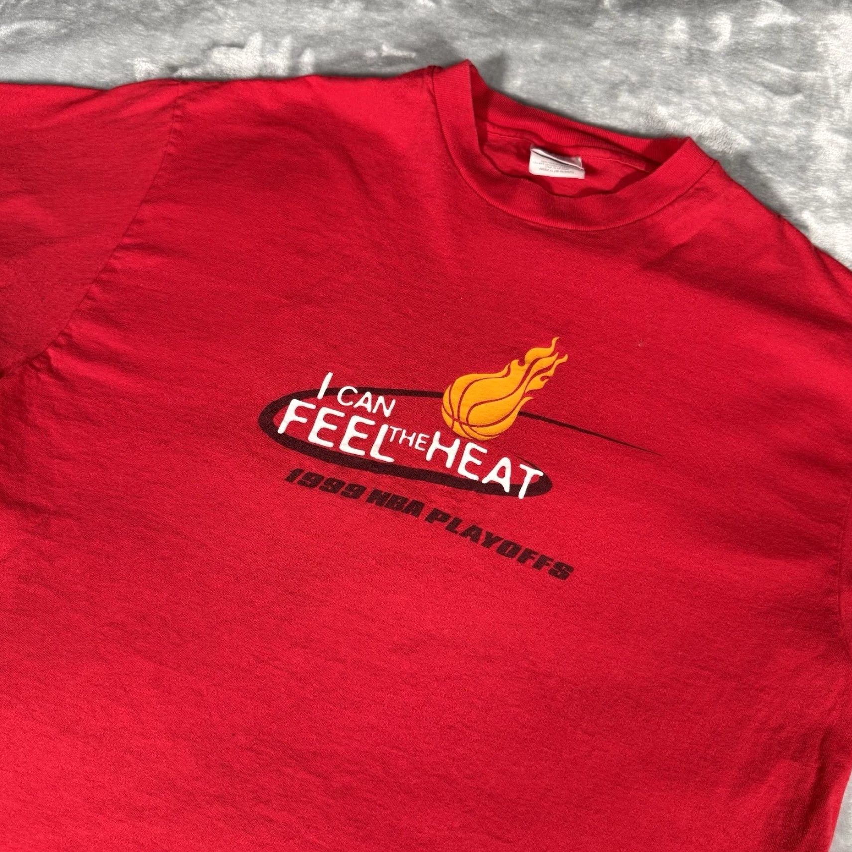 Vintage VINTAGE Miami Heat T Shirt Mens XL Red 90s 1999 Graphic Print Crew Neck Short Sleeve Cotton Logo Fade Size US XL / EU 56 / 4 - 2 Thumbnail