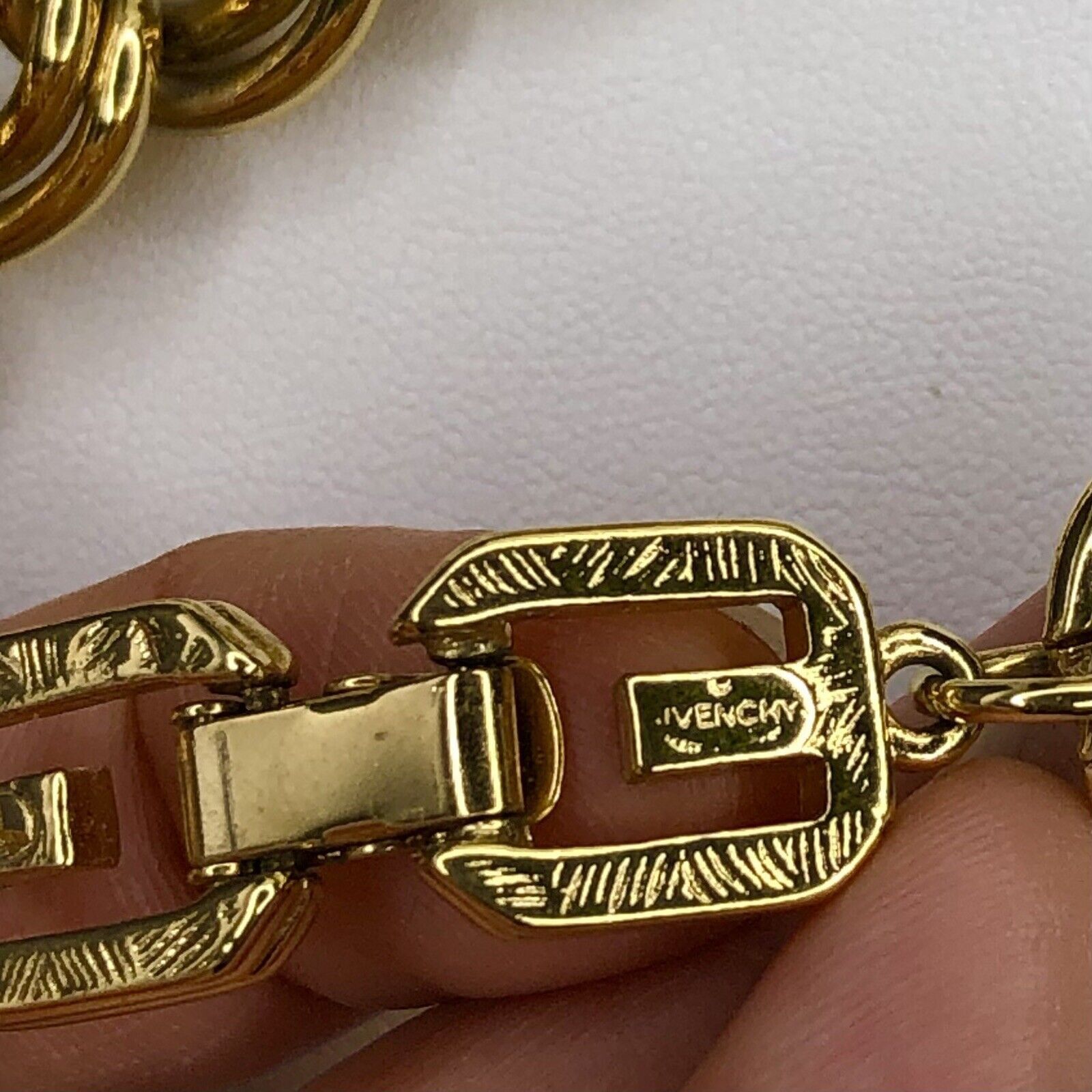 Givenchy Vtg 80s Heavy Chunky Givenchy Chain Necklace 31" Gold tone Size ONE SIZE - 11 Thumbnail