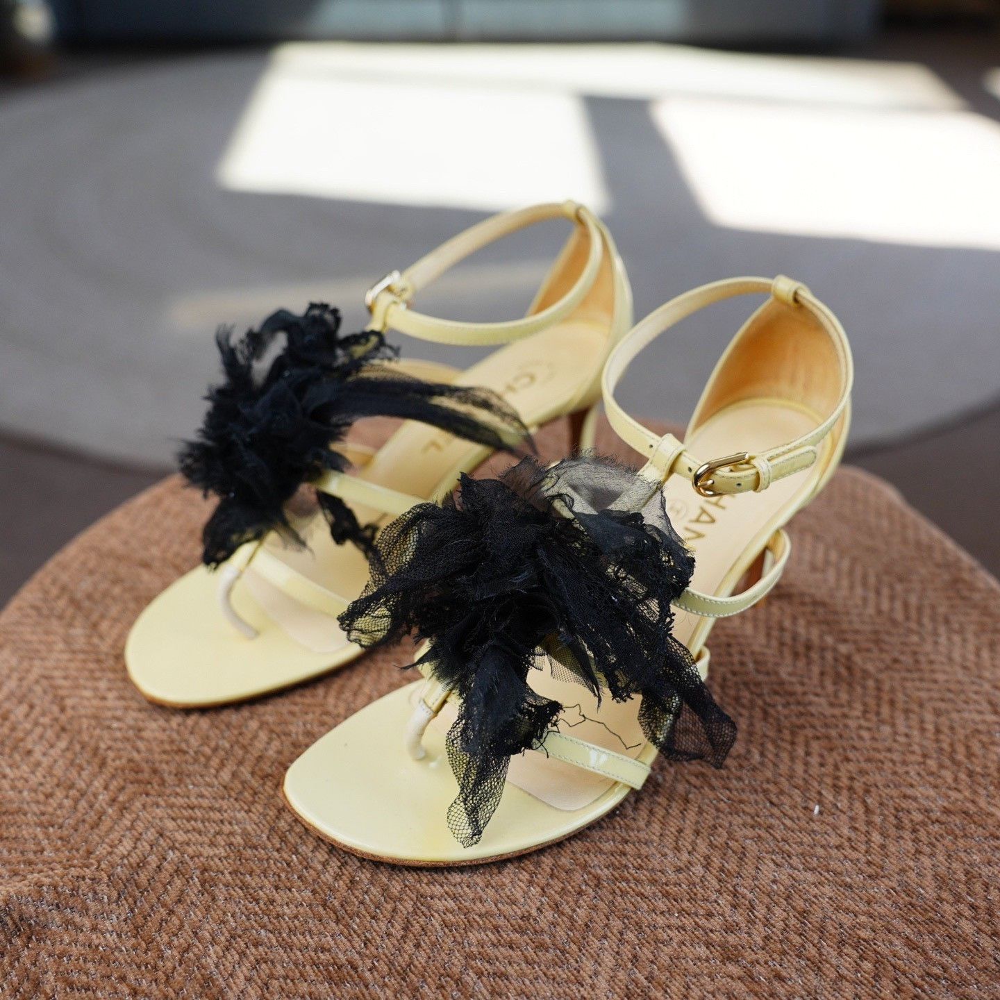 Chanel Chanel Floral White Sandals us_7 Women Size US 7 / IT 37 - 1 Thumbnail