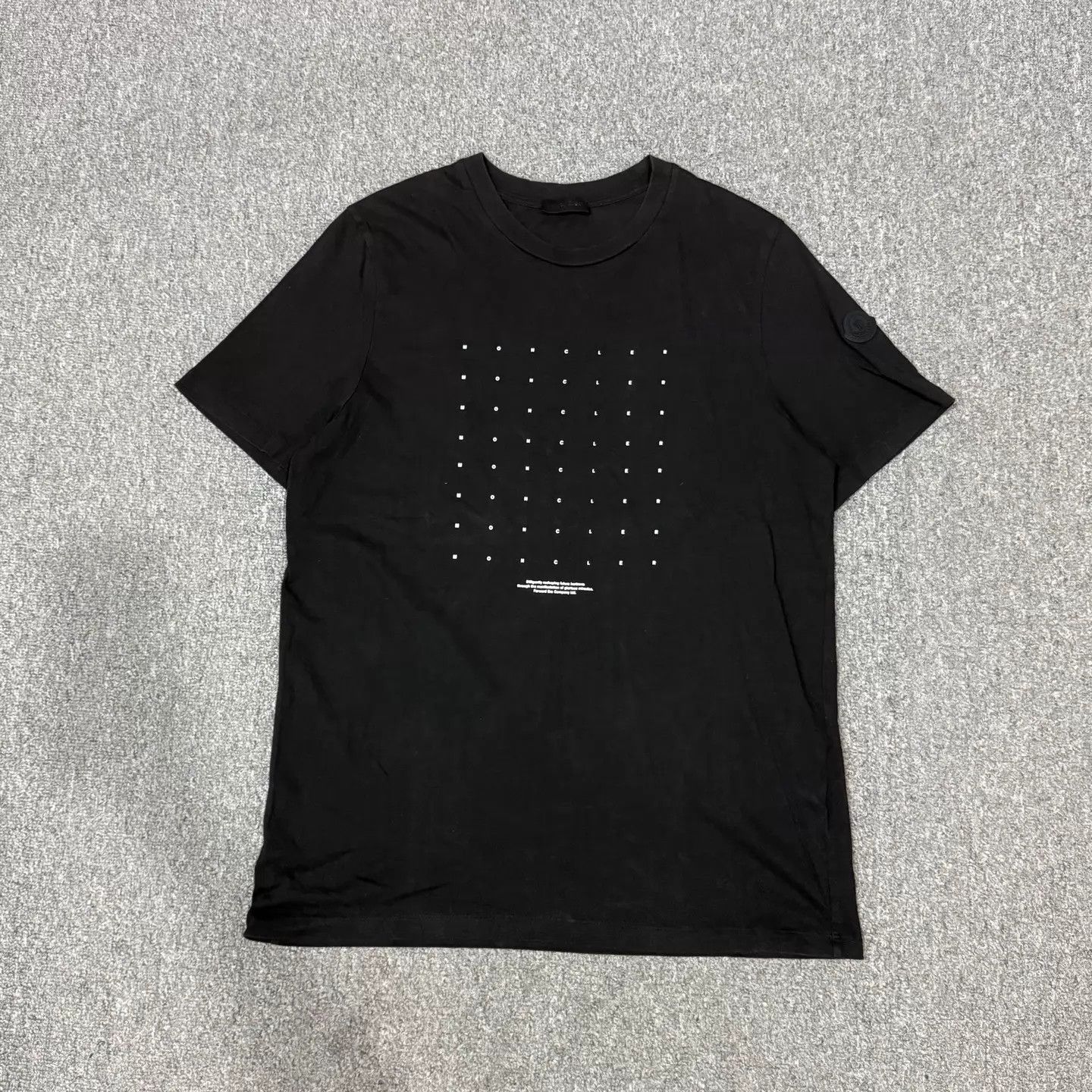 Moncler Moncler Black Logo Short Sleeve S 99new Size S / US 4 / IT 40 - 1 Thumbnail