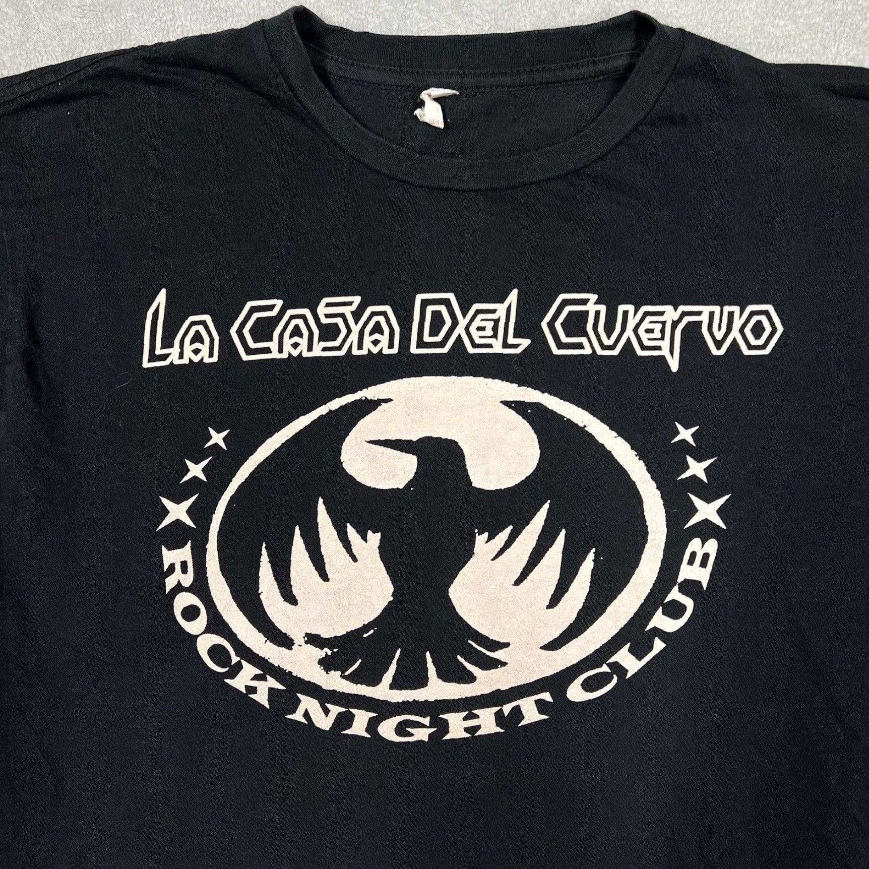 Vintage La Casa Del Cuervo Shirt Mens Large L Slim Tee Black Logo 80s Night Club Rock En Español Throwback Size US L / EU 52-54 / 3 - 2 Thumbnail