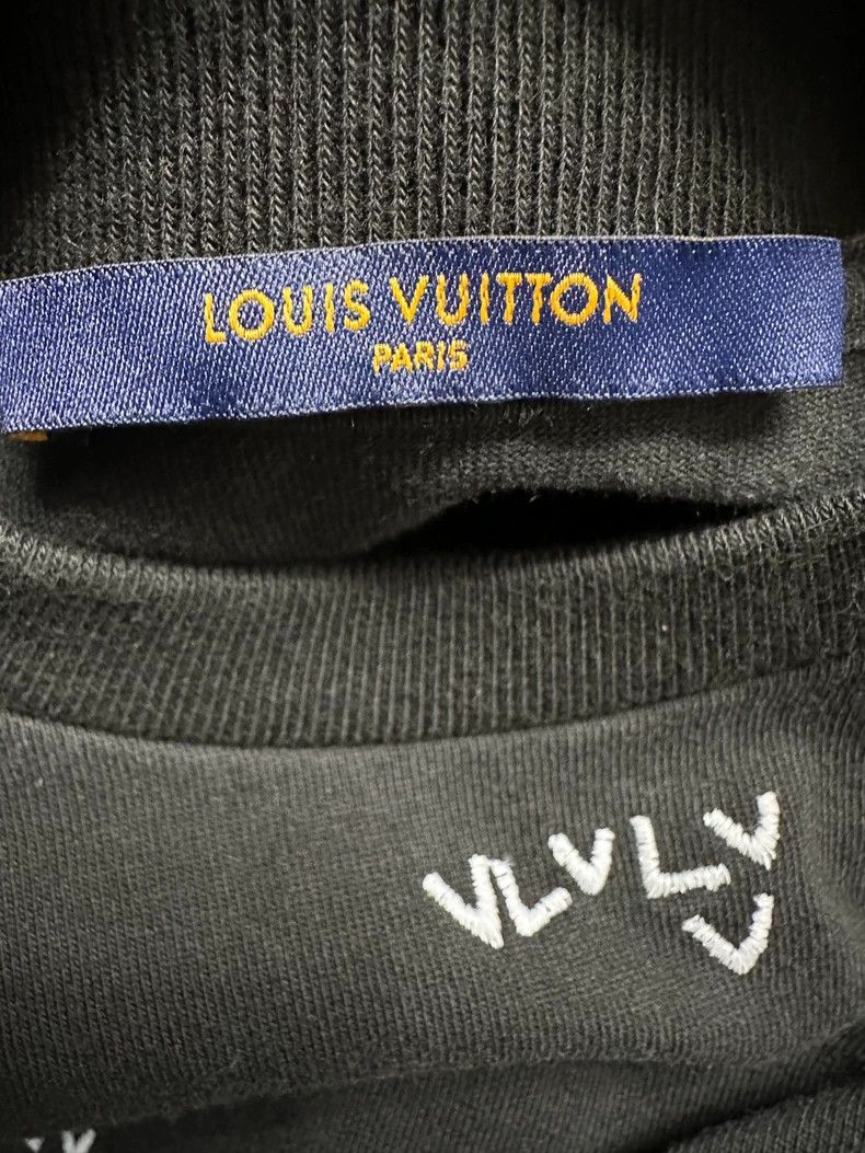Louis Vuitton Louis Vuitton SS 22 Spread Logo Embroidered Crew Neck Short Size US L / EU 52-54 / 3 - 4 Thumbnail
