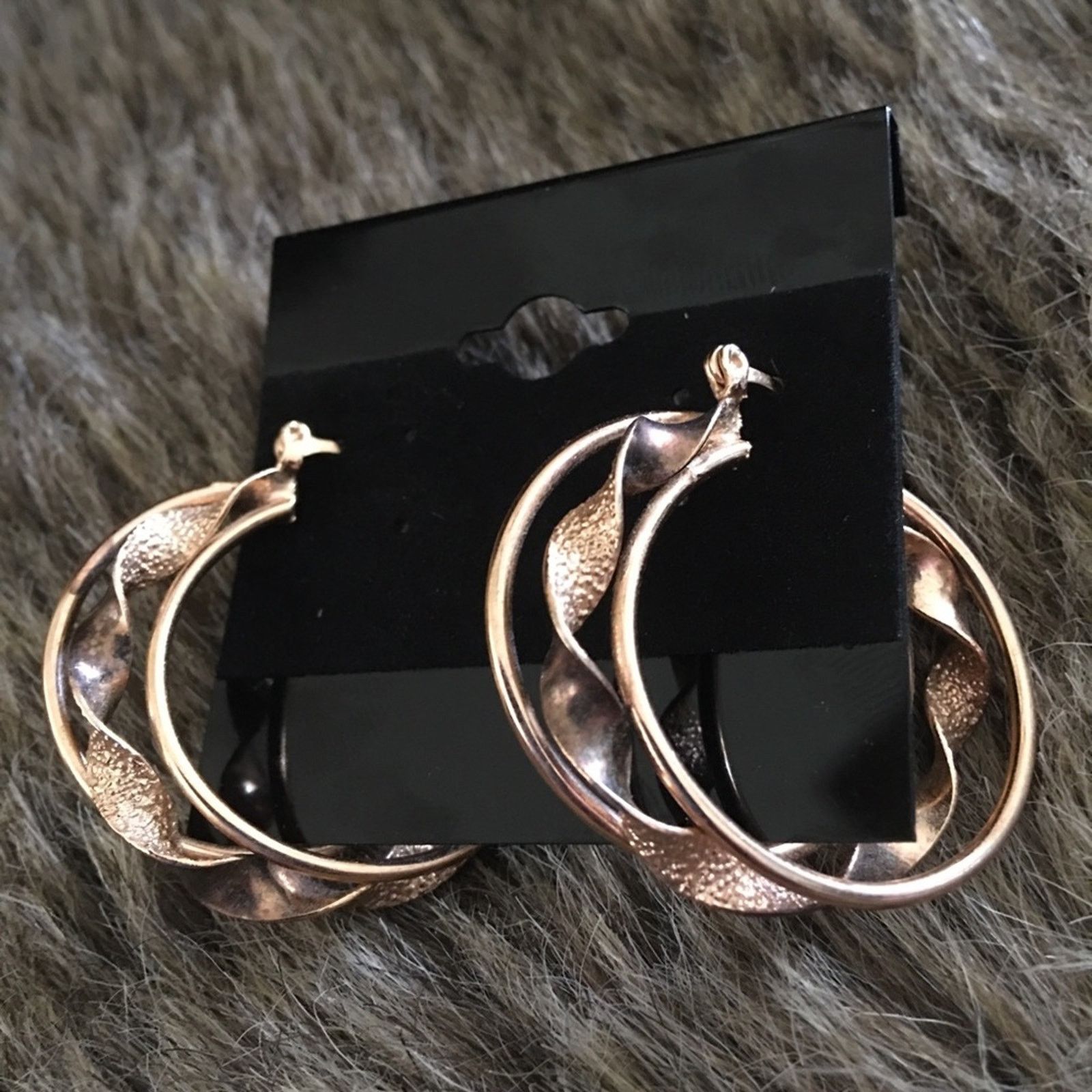 Jewelry Gold tone twisted hoop pierced earrings Size ONE SIZE - 2 Thumbnail