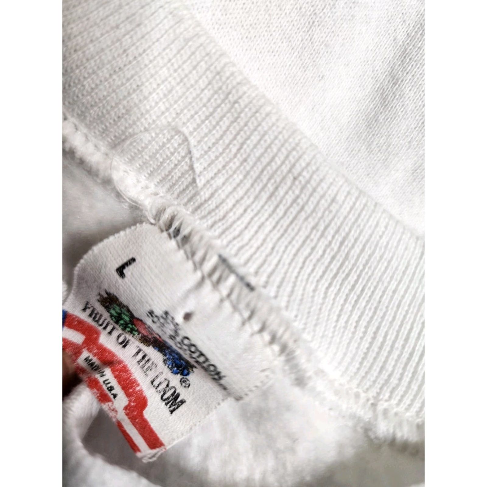 Fruit Of The Loom VINTAGE Fruit of the Loom Sweatshirt Umbrellas 1991 90s Art Japan California White L Adult Crew Neck Short Sleeve Distressed Mens Womens Size US L / EU 52-54 / 3 - 4 Thumbnail