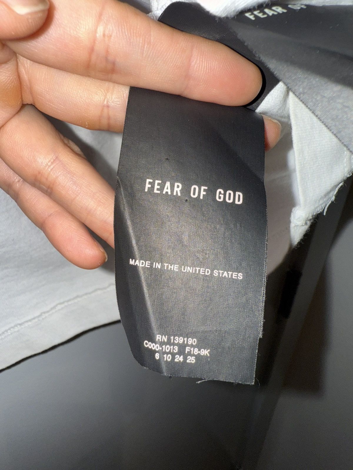 Fear of God Fear of God FG Logo T-Shirt White Oversized S Size US S / EU 44-46 / 1 - 4 Thumbnail