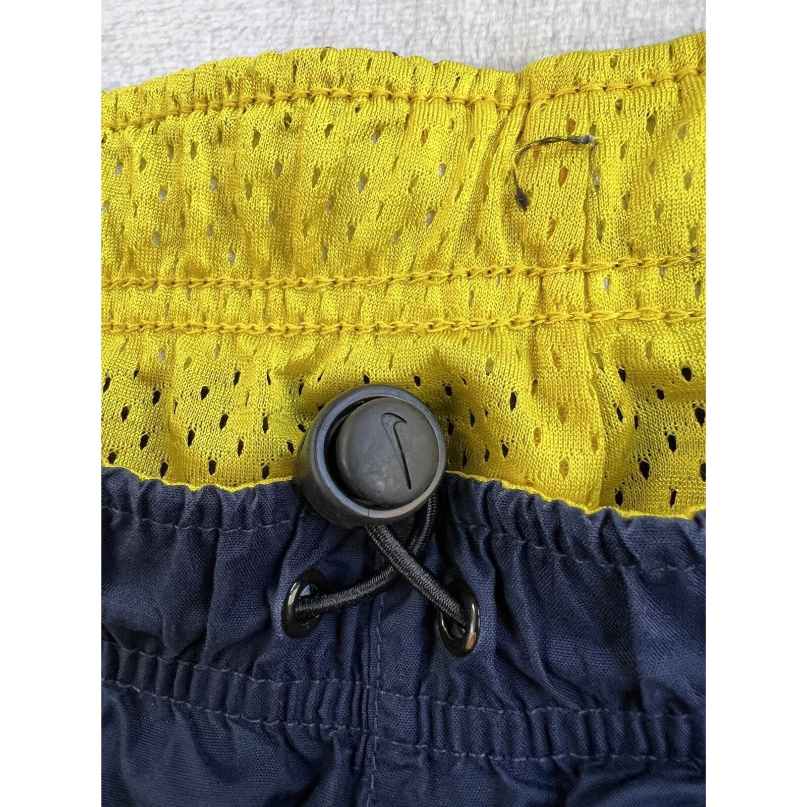 Nike Vintage Nike Baggy Reversible Shorts Size XL Mesh Y2K Cyber Size US 34 / EU 50 - 8 Thumbnail