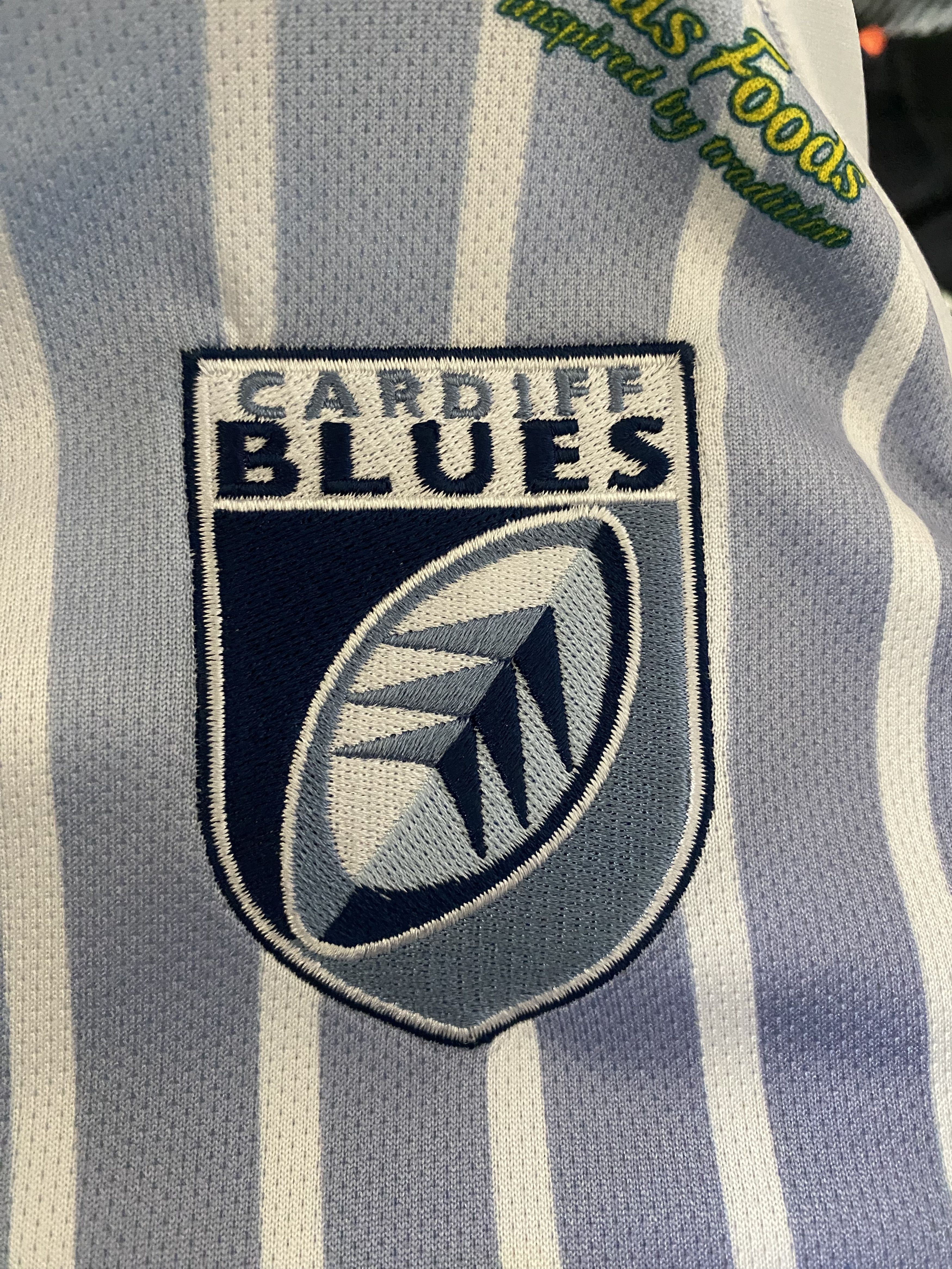 Canterbury of New Zealand Rugby CARDIFF BLUES - 2013/2014 - Canterbury - M - UNIQUE Size US M / EU 48-50 / 2 - 4 Thumbnail