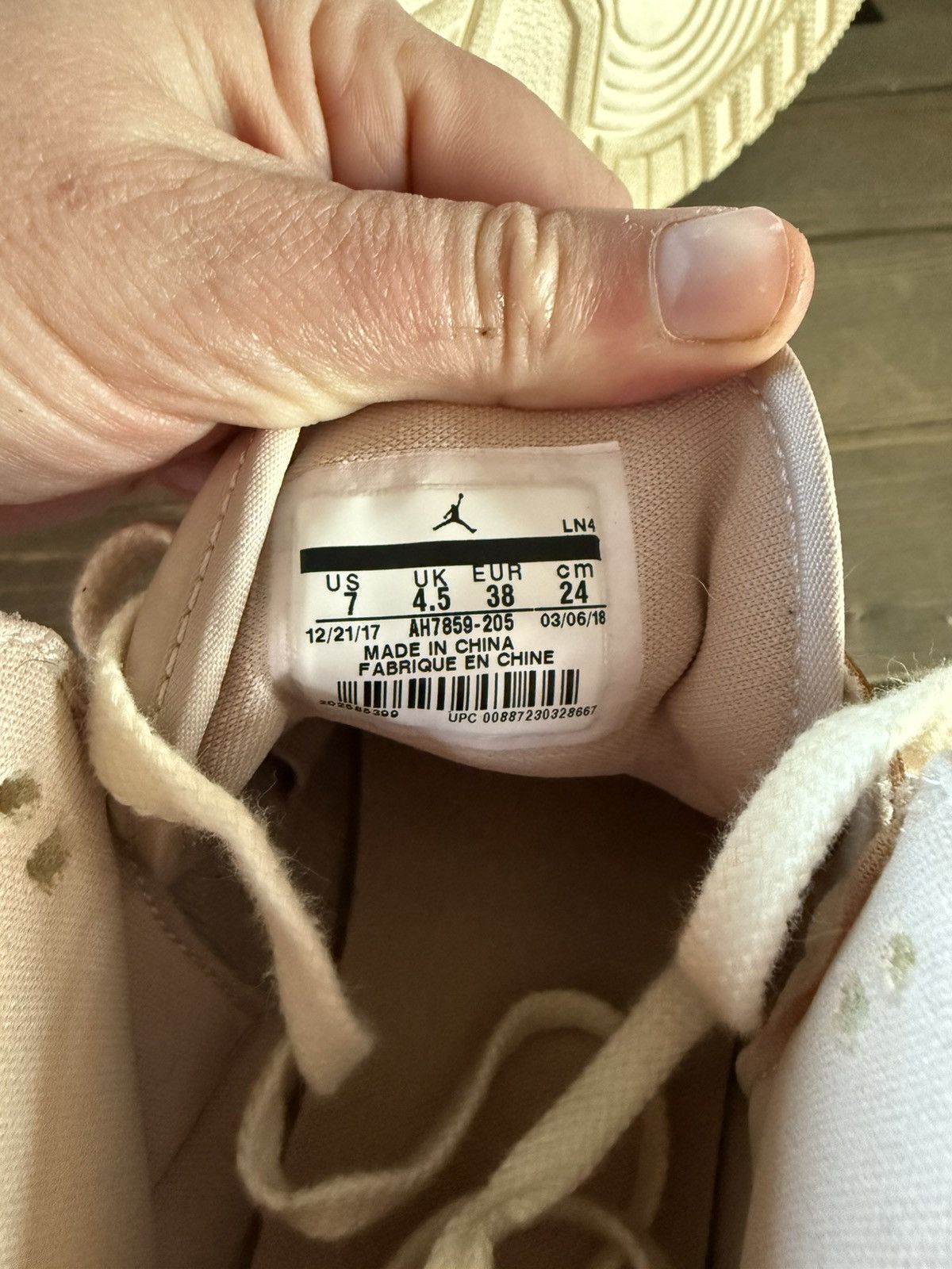 Jordan Brand Air Jordan 3 - ‘Particle Beige’ Size US 7 / IT 37 - 7 Thumbnail