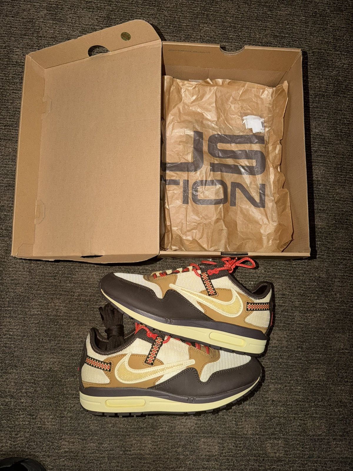 Nike × Travis Scott Nike Air Max 1 Size US 9.5 / EU 42-43 - 1 Thumbnail