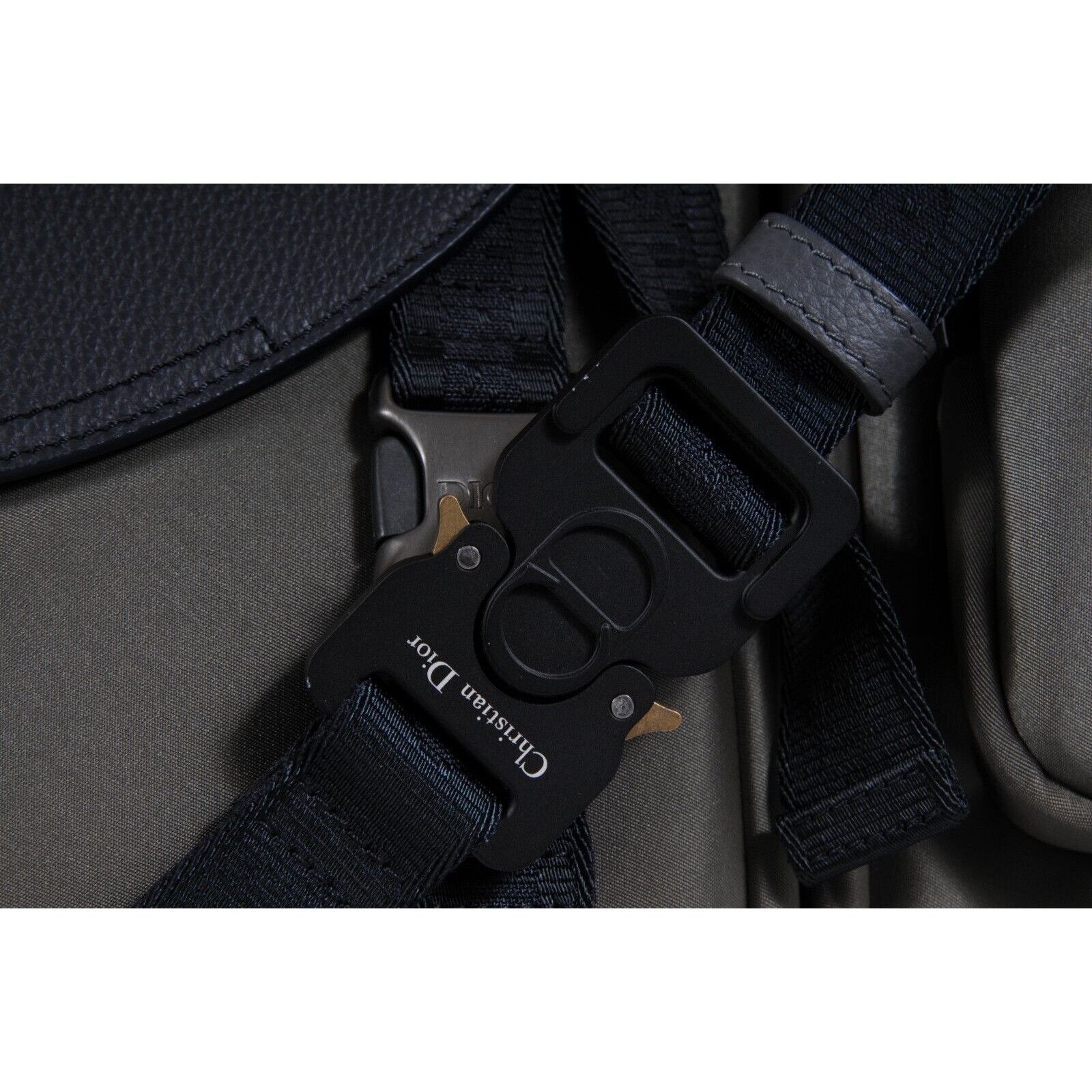 Dior × Sacai Saddle Messenger Bag Olive Green Navy Blue Leather - 02268 Size ONE SIZE - 2 Thumbnail