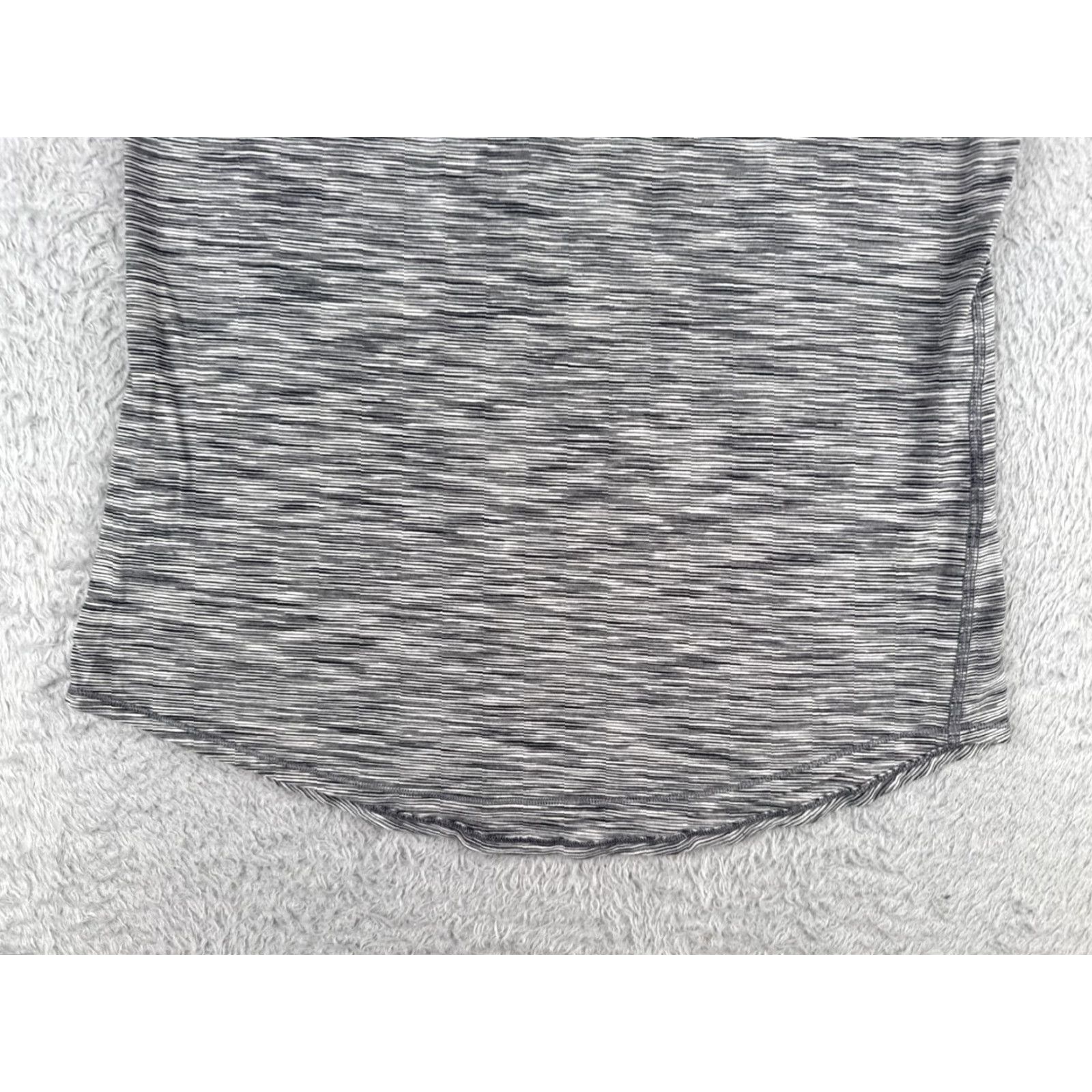 Lululemon Lululemon Shirt 8 Gray Sleeveless Racerback Tank Top Gym Yoga Workout Casual Workwear Women Vintage No Size M / US 6-8 / IT 42-44 - 5 Thumbnail