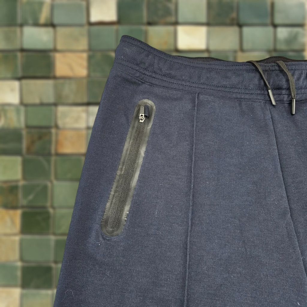 H&M H&M Shorts Mens Size S Navy Chino Jogger Lightweight Breathable Stretch Quick Dry Pockets Casual Workwear Summer Slim Regular Bib? Size US 29 - 1 Thumbnail