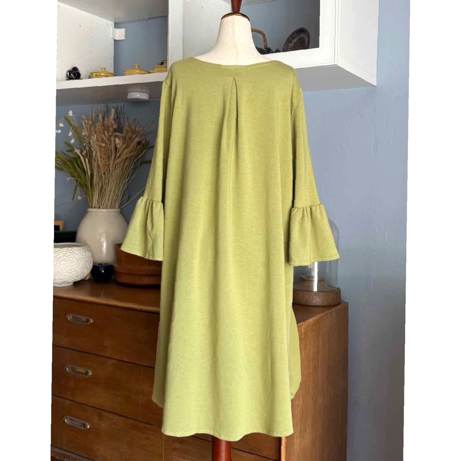 Vintage BRYN WALKER Tunic Dress Hi-low Bamboo French Terry Lime Green S Bell Sleeve Round Neck 3/4 Sleeve Womens 66% Bamboo 28% Organic Cotton 6% Spandex Size S / US 4 / IT 40 - 4 Thumbnail