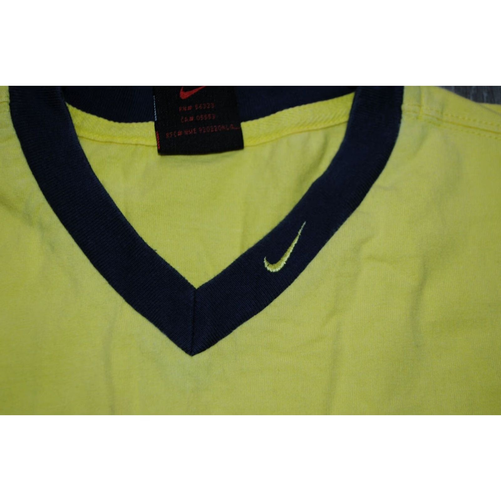 Nike 90'S VINTAGE NIKE YELLOW T SHIRT EMBROIDERED MADE IN GREECE SIZE L Mens Large T-shirt 100% Cotton Short Sleeve 1990s Rare Size US L / EU 52-54 / 3 - 3 Thumbnail