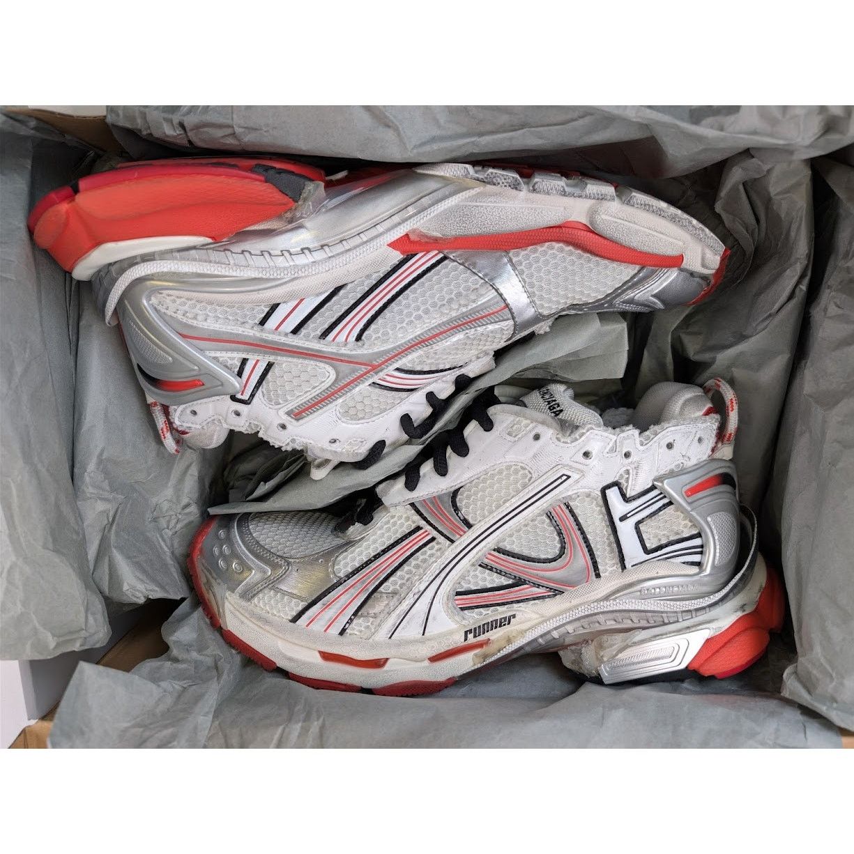 Balenciaga o1rshd1 Mesh Rubber Runners in White/Red/Black Size US 11 / EU 44 - 21 Thumbnail