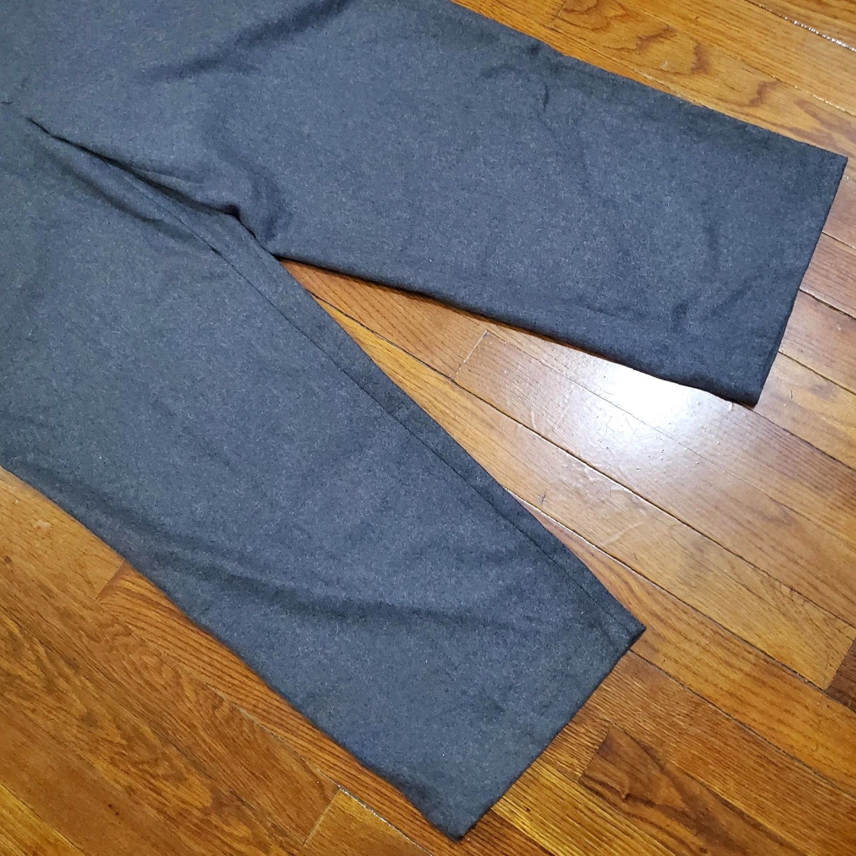 Gap GAP Mens Pants 36x30 Gray Wool Blend Dress Trousers Flat Front Lined Classic Pockets Straight Front Zip 30in Inseam Mens Regular Knitted? Size US 36 / EU 52 - 5 Thumbnail