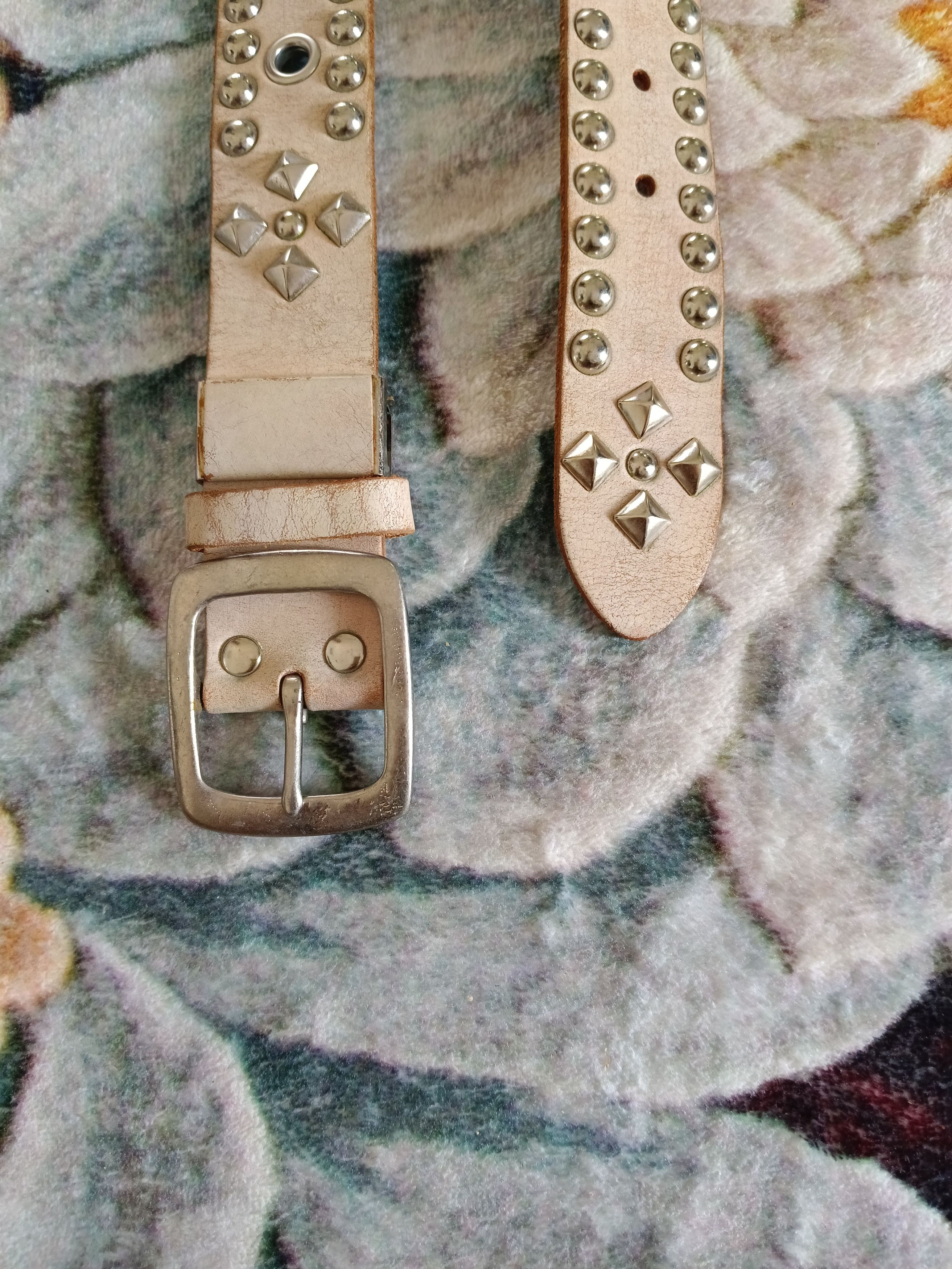 Leather OG🔥GRAIL STUDDED UNBRANDED LEATHER BELT Size ONE SIZE - 4 Thumbnail