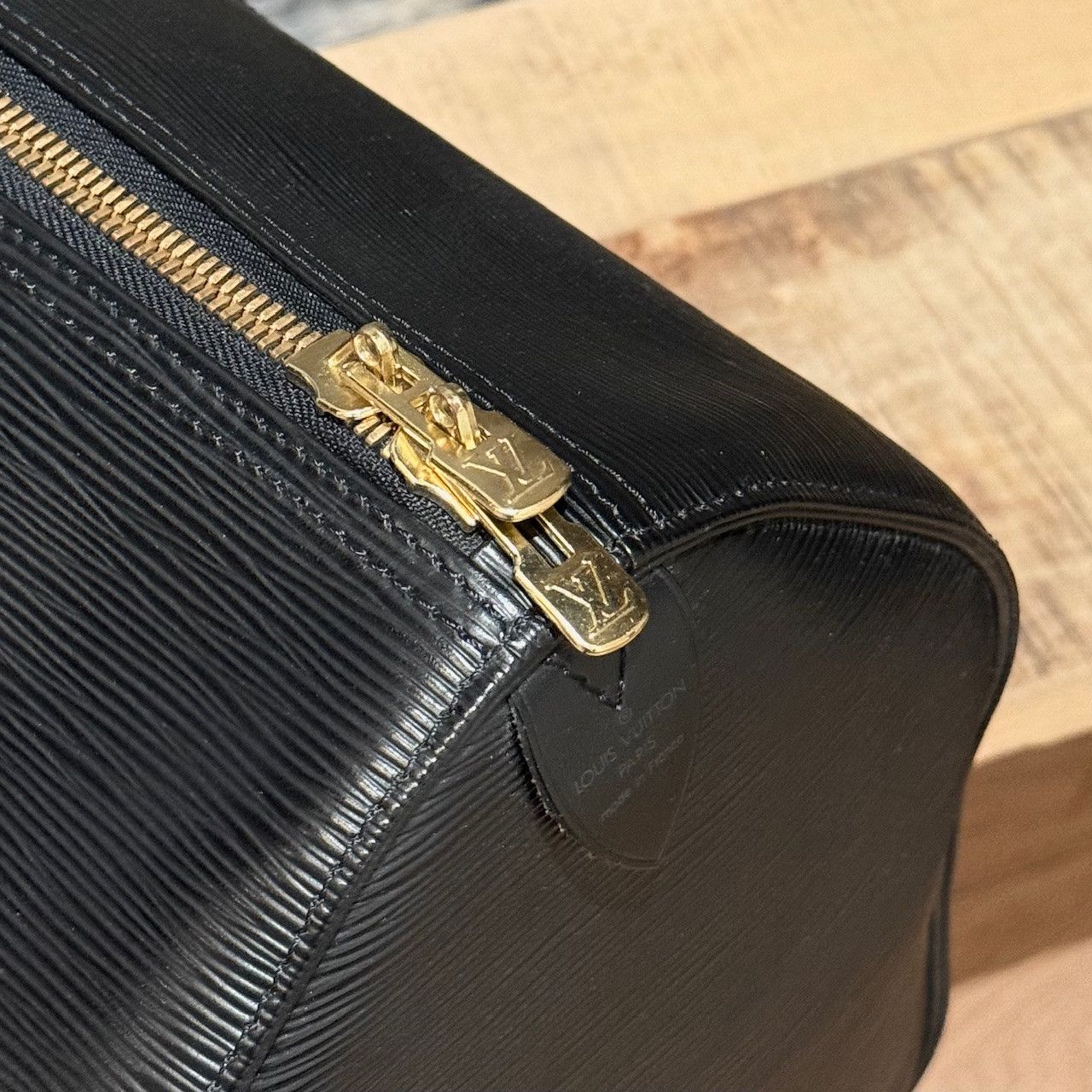 Louis Vuitton Louis Vuitton Vintage Black Epi Keepall 50 Duffle Bag Size ONE SIZE - 5 Thumbnail