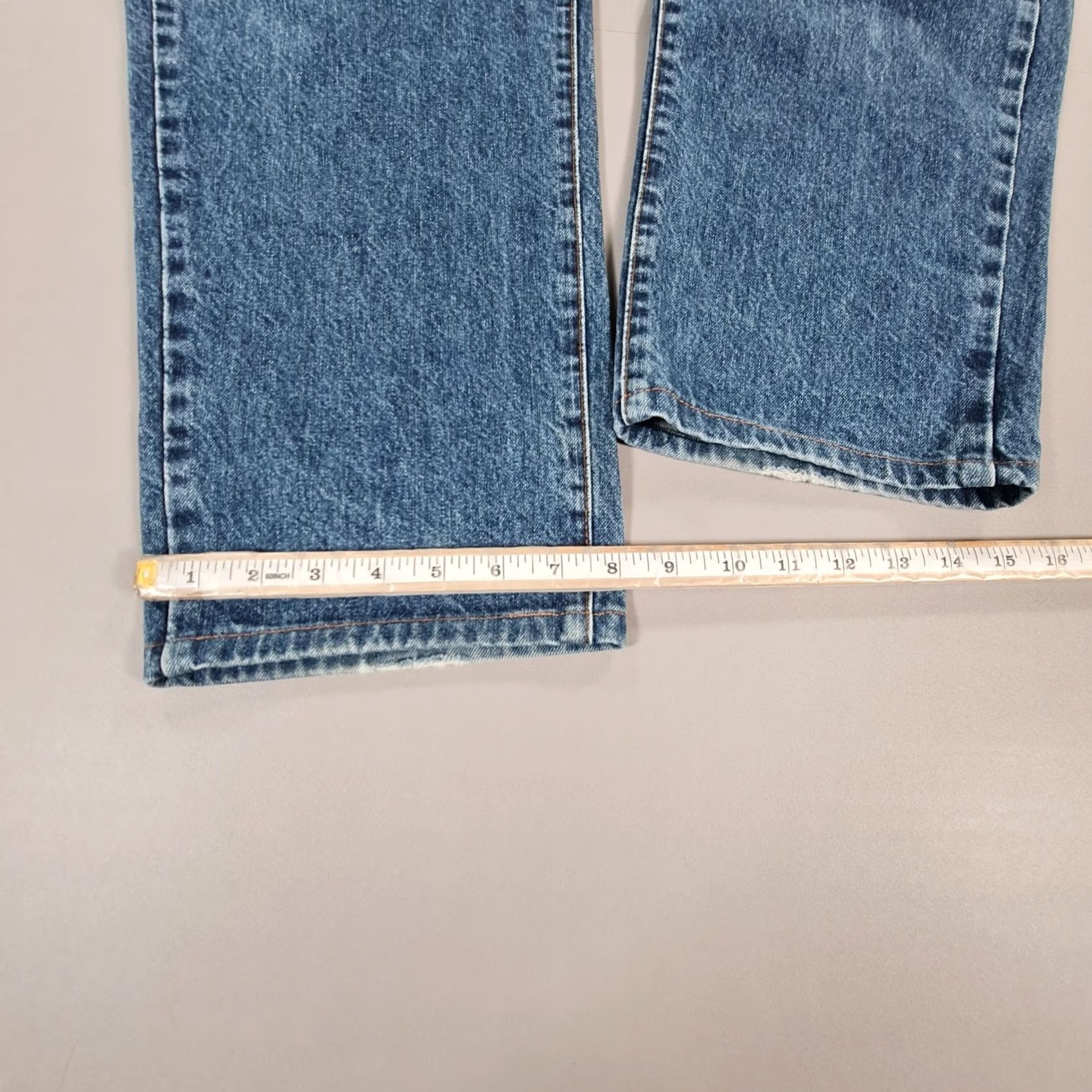 Hugo Boss VINTAGE Hugo Boss Jeans Blue W36 L31 Yukon Straight Leg Denim Jeans Mens Reg 36 31 Blue 5-Pocket Design Buttons Size US 36 / EU 52 - 6 Thumbnail
