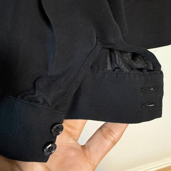 Equipment Equipment Femme Black Silk Long Sleeve Tassel Blouse Size S Size S / US 4 / IT 40 - 5 Thumbnail