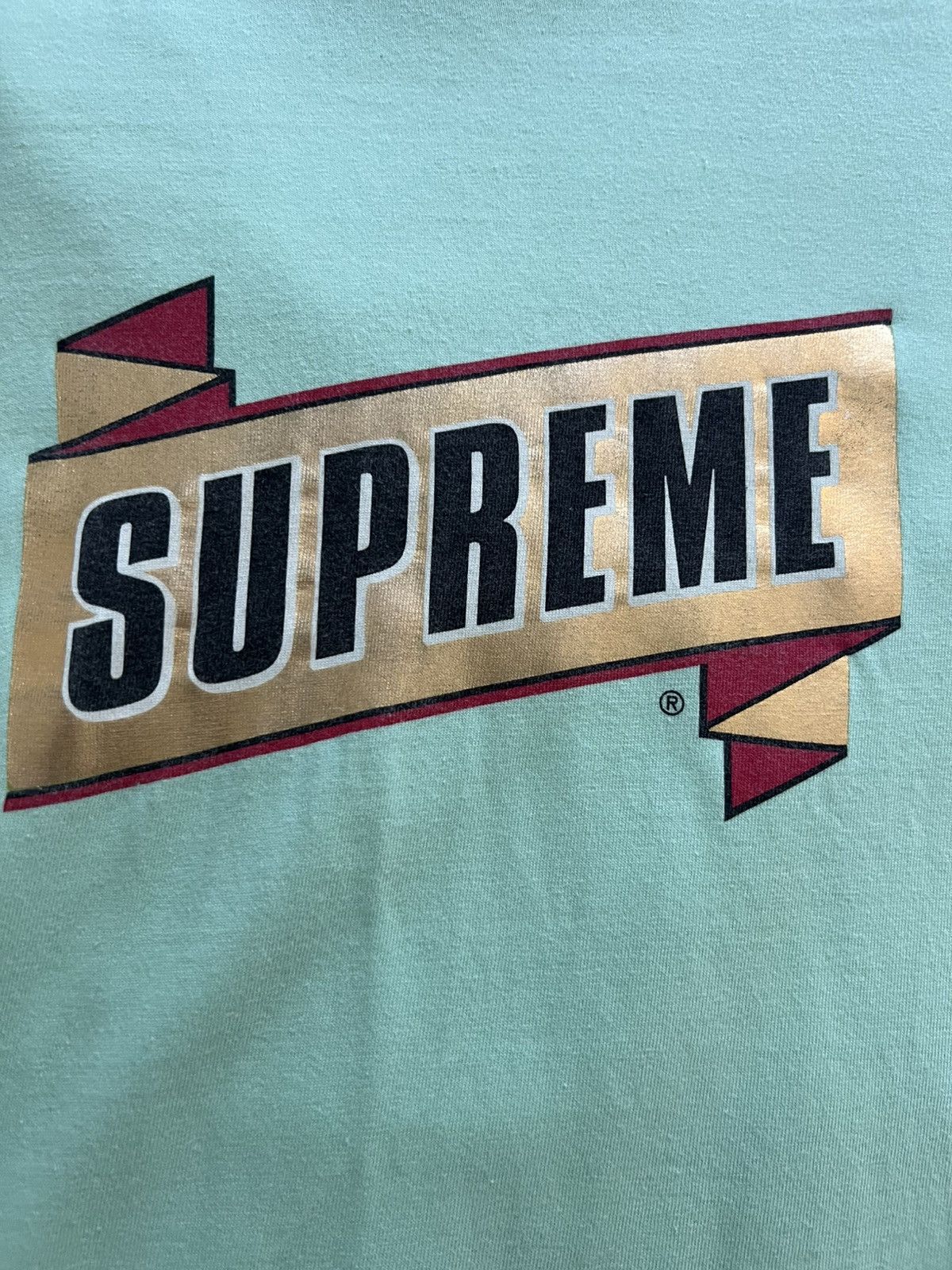 Supreme Supreme Gold Foil Ribbon Tee Size US M / EU 48-50 / 2 - 2 Thumbnail
