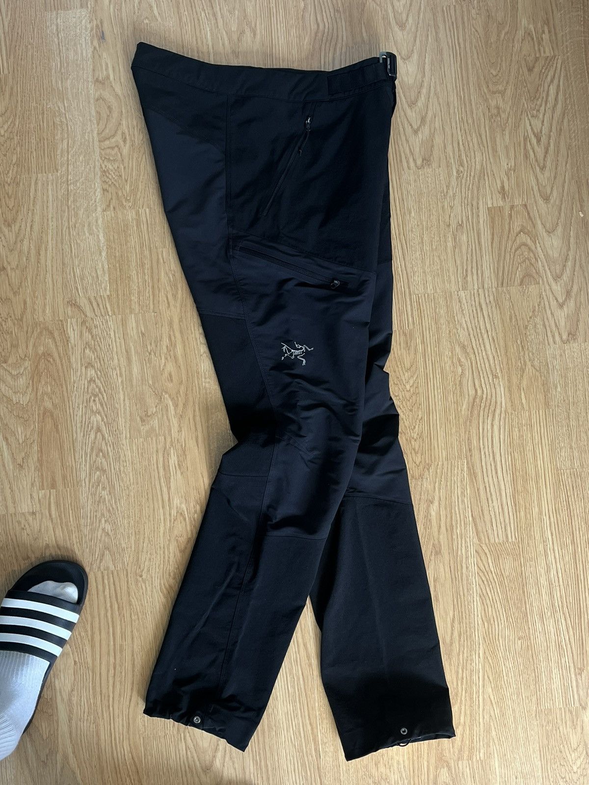 image of Vintage Gorpcore Arcteryx Nylon Cargo Sigma Fl Pants Y2K in Black, Men's (Size 32)