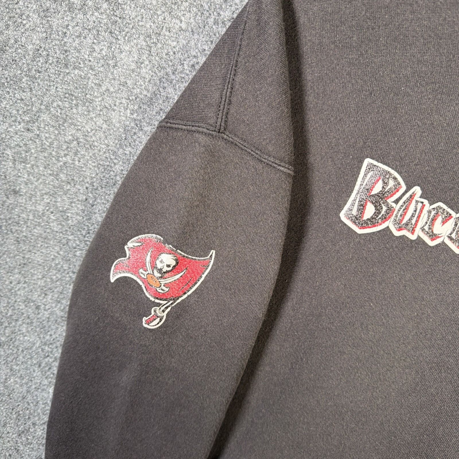 NFL Vintage Tampa Bay Buccaneers Hoodie Mens XL Black 90s Faded Size US XL / EU 56 / 4 - 2 Thumbnail