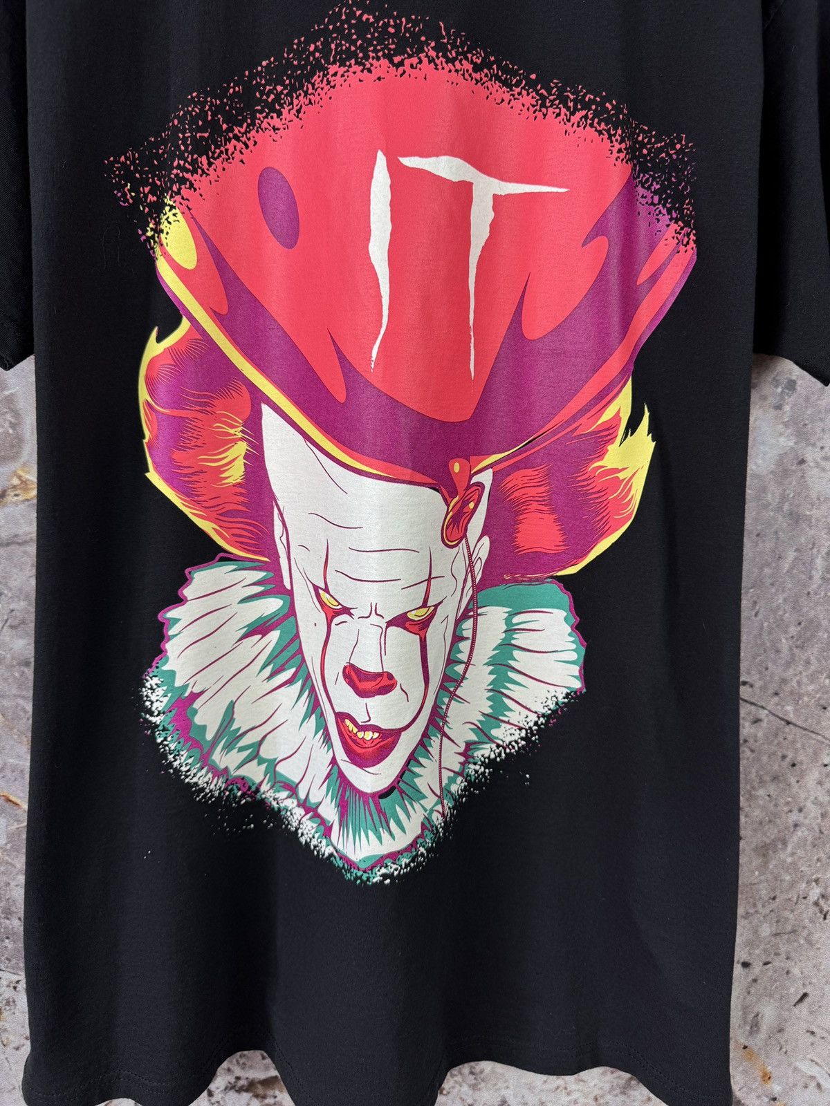 Expert Horror Men’s IT Pennywise Graphic T-Shirt – Horror Movie Fan Tee Size US XXL / EU 58 / 5 - 5 Thumbnail