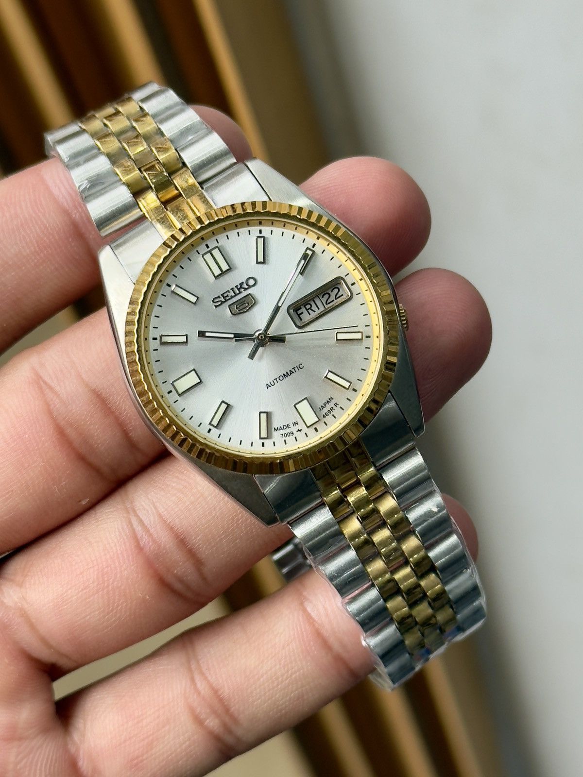 Vintage Seiko SNXJ NOS Automatic 7009 white Dial Men's Wrist Watch | Grailed