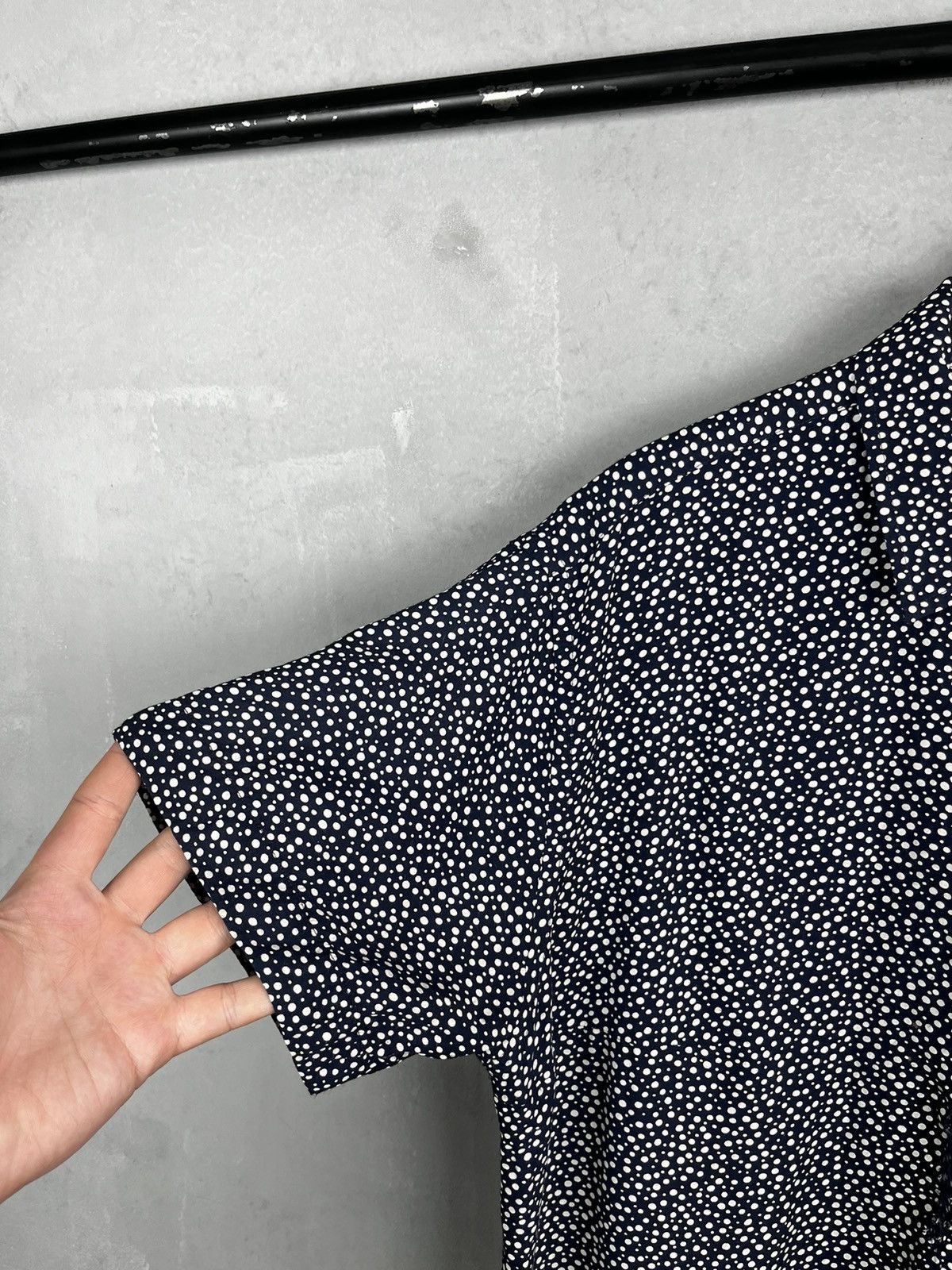 Valentino Valentino button shirt Size US M / EU 48-50 / 2 - 3 Thumbnail
