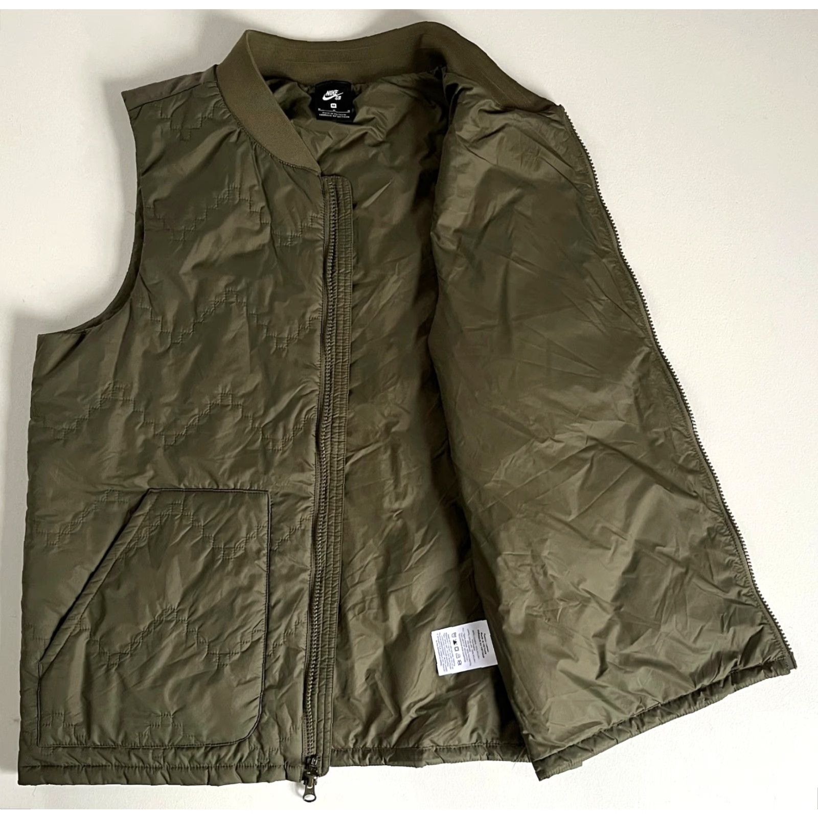 Nike VINTAGE Nike SB Shield Men's Vest Insulated Quilted Olive Green Sz M Basketball Size US M / EU 48-50 / 2 - 5 Thumbnail