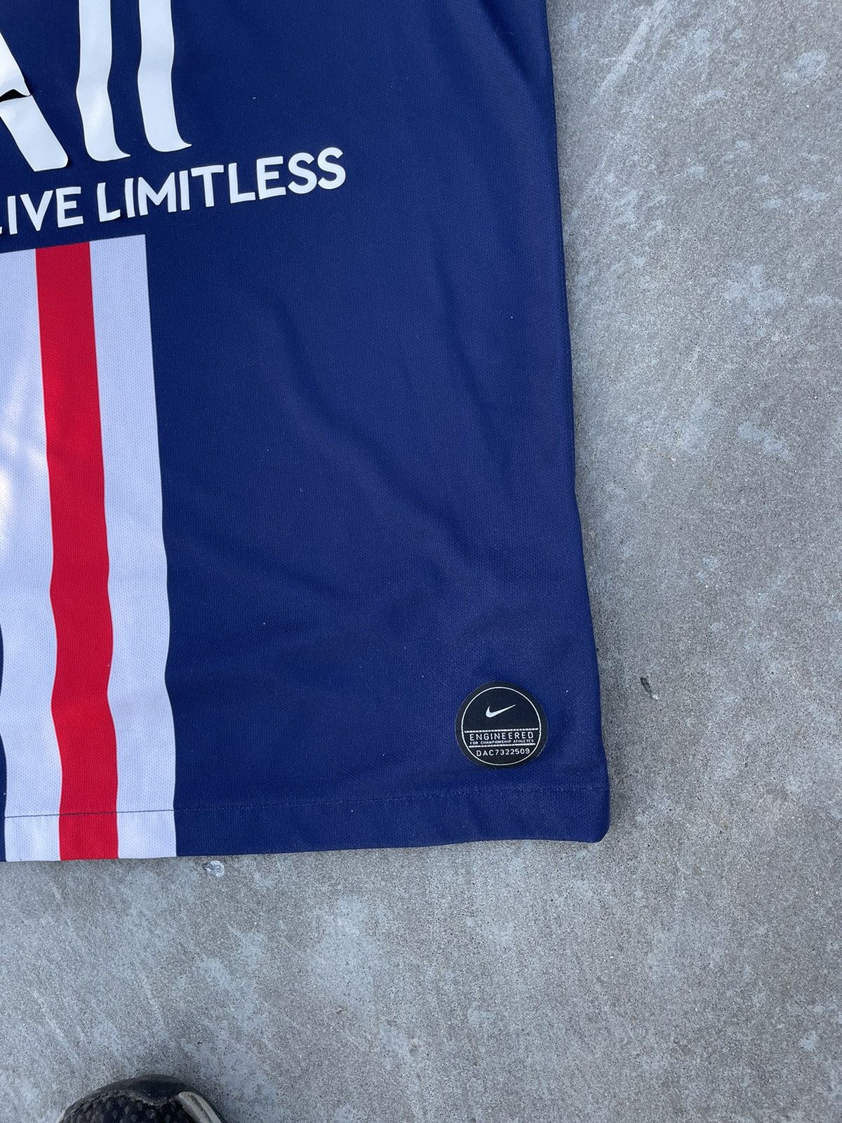Nike Vintage Nike Paris Saint Germain 2019/20 Soccer Jersey Y2K Size US M / EU 48-50 / 2 - 3 Thumbnail