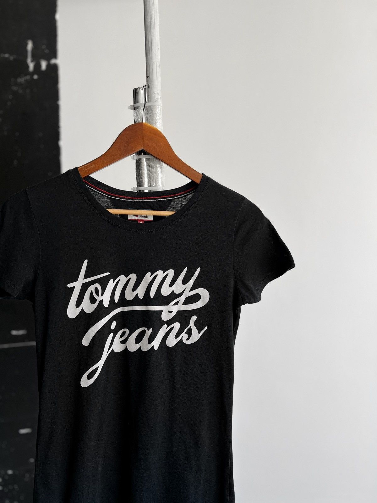 Tommy Hilfiger × Tommy Jeans Tommy Hilfiger Tommy Jeans Women Black Short Sleeve T-Shirt Size M / US 6-8 / IT 42-44 - 2 Thumbnail