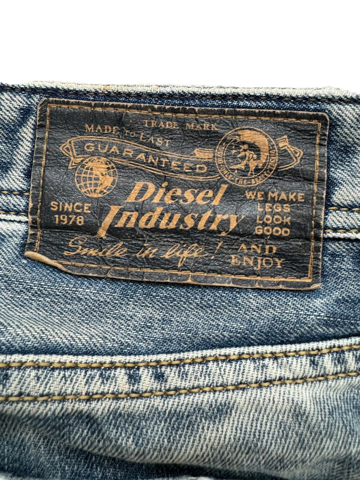 Diesel Vintage Diesel Industry Distressd Clawmark Jeans Size US 34 / EU 50 - 9 Thumbnail