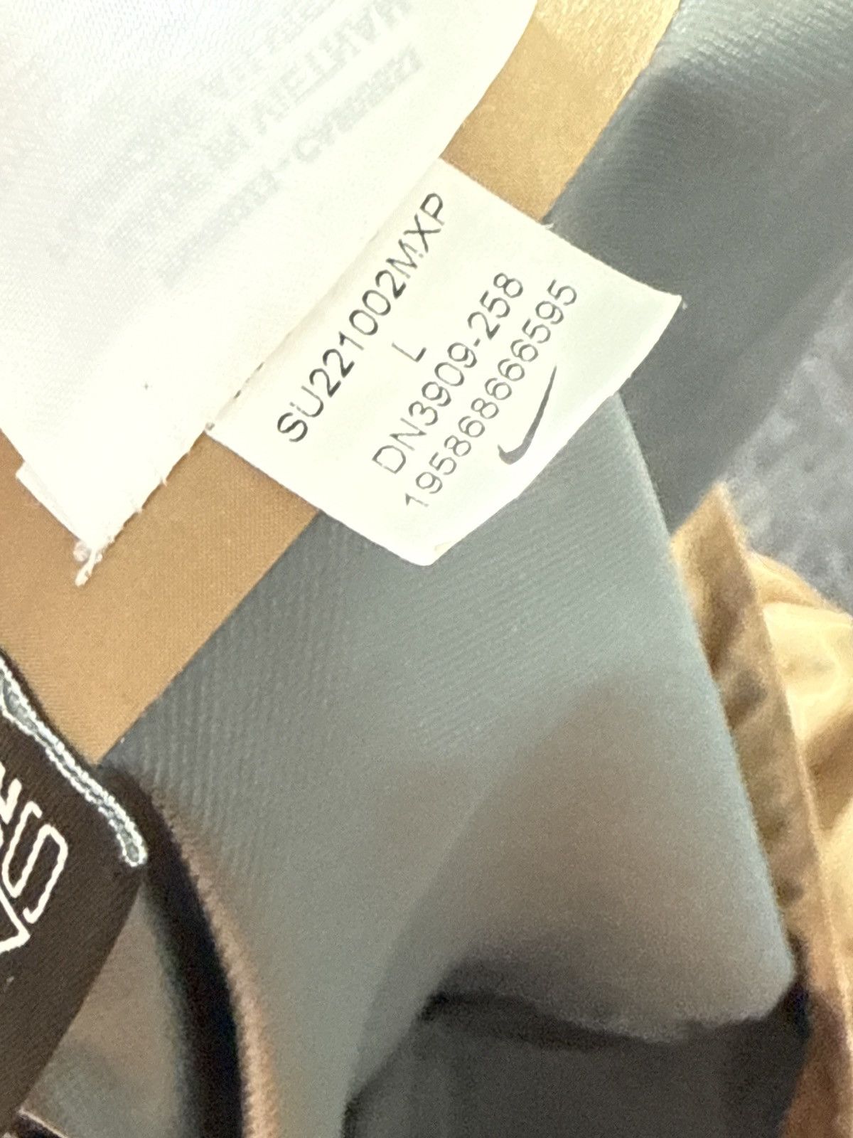 Nike ACG Nike ACG "Cascade Rains" Half Zip Size US L / EU 52-54 / 3 - 10 Thumbnail