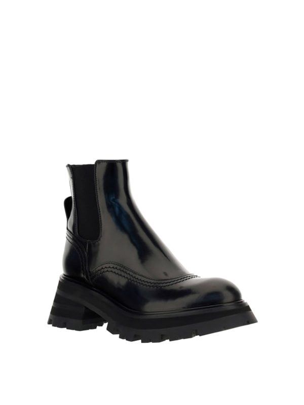 Alexander McQueen o1w1db10925 Wander Chelsea Boot in Black Size US 7 / IT 37 - 2 Thumbnail
