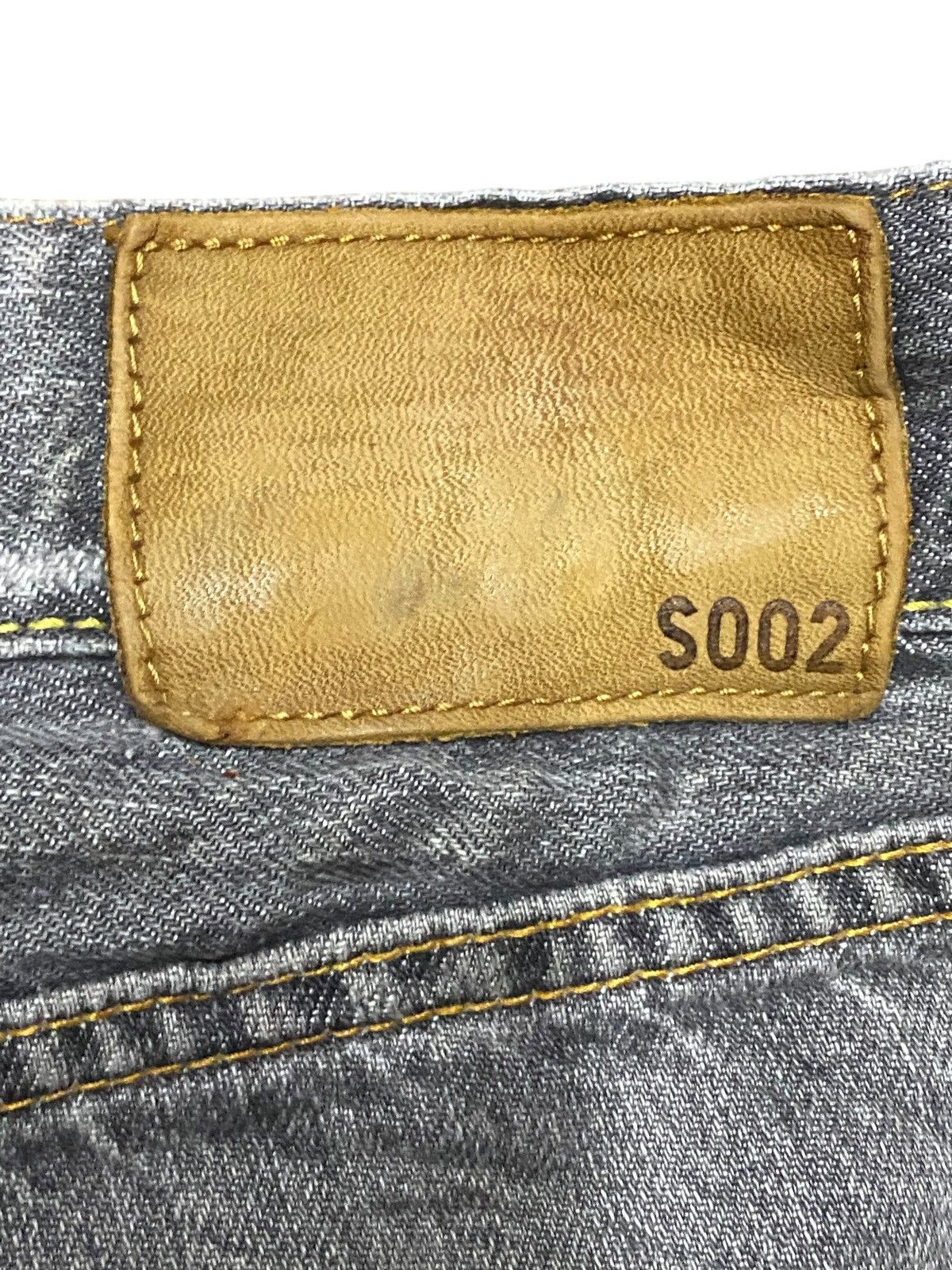 Japanese Brand Vintage Japanese Brand Uniqlo S002 Faded Wash Straight Fit Size US 35 - 11 Thumbnail
