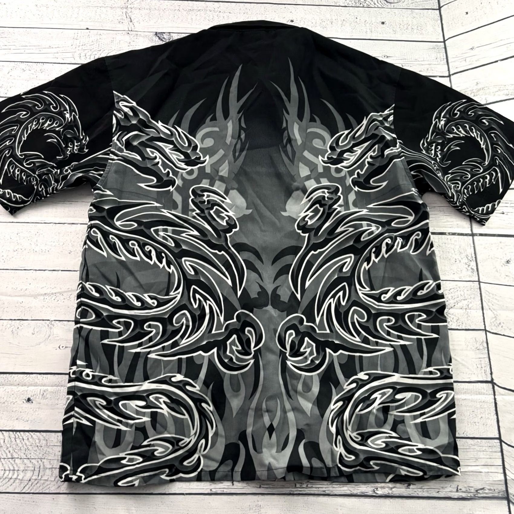 Vintage VINTAGE Shaolin Button-Up Short Sleeve Shirt Mens M Black Dragon Tribal Graphic Print White-? Size US M / EU 48-50 / 2 - 6 Thumbnail