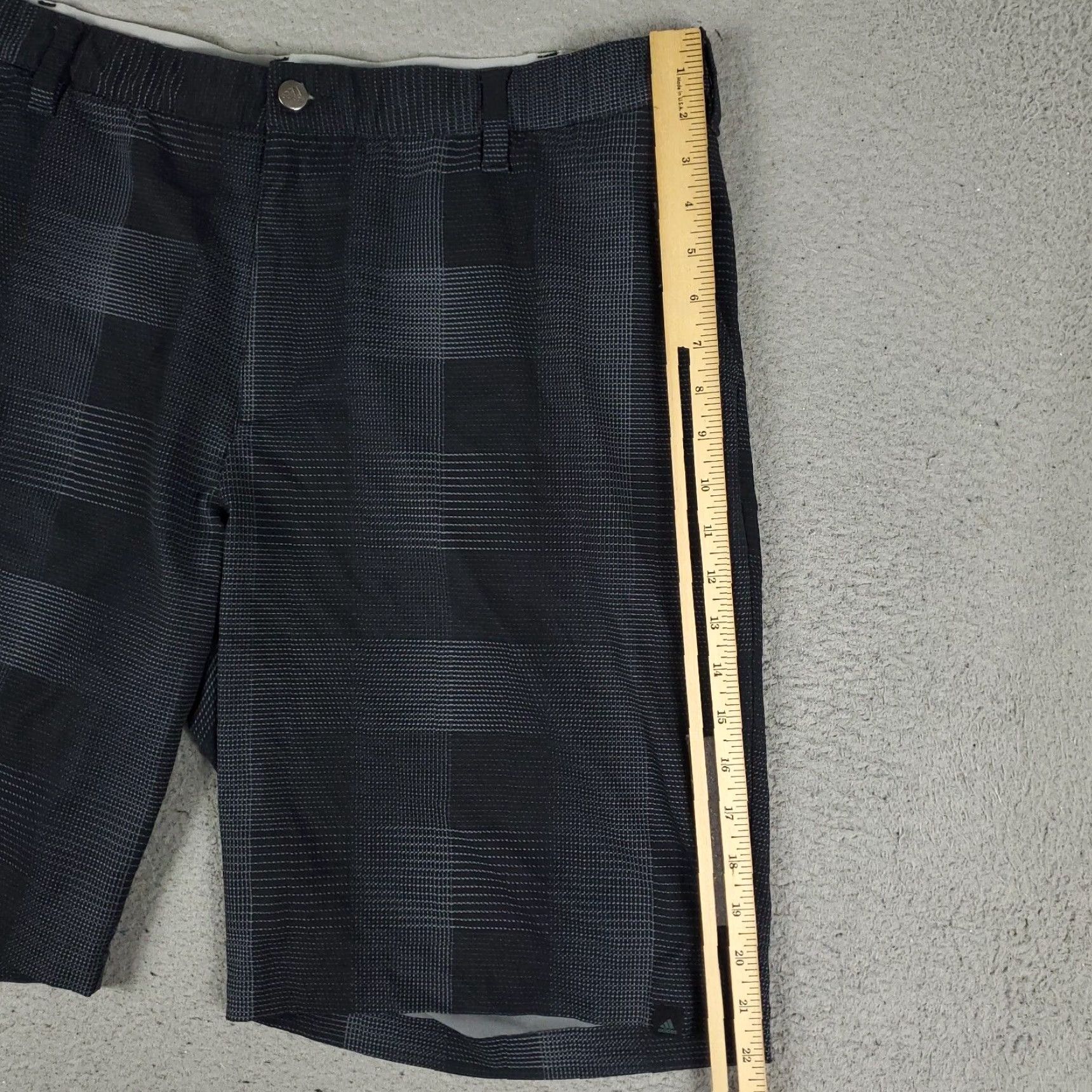 Adidas VINTAGE Adidas Shorts Men Size 40 Black Plaid Chino Casual Golf Flat Front Size US 40 / EU 56 - 5 Thumbnail