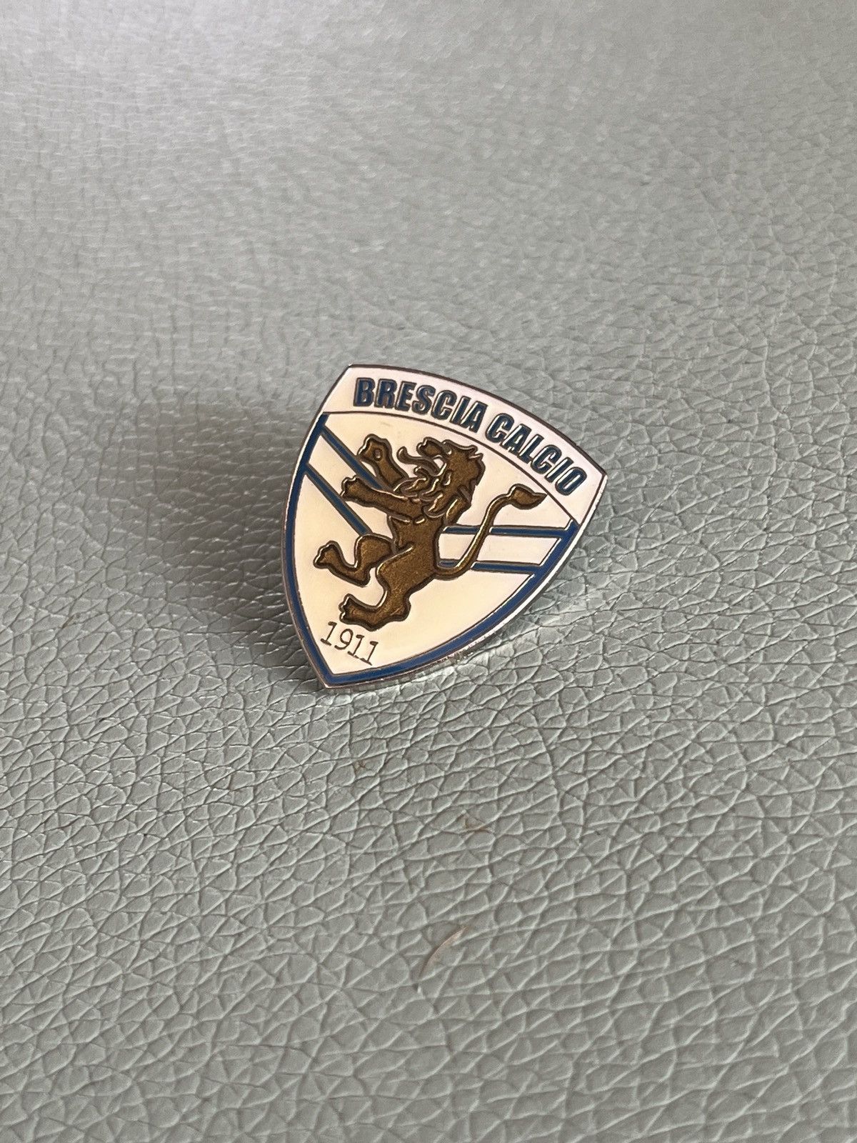 Vintage Brescia Calcio logo vintage pin Size ONE SIZE - 3 Thumbnail